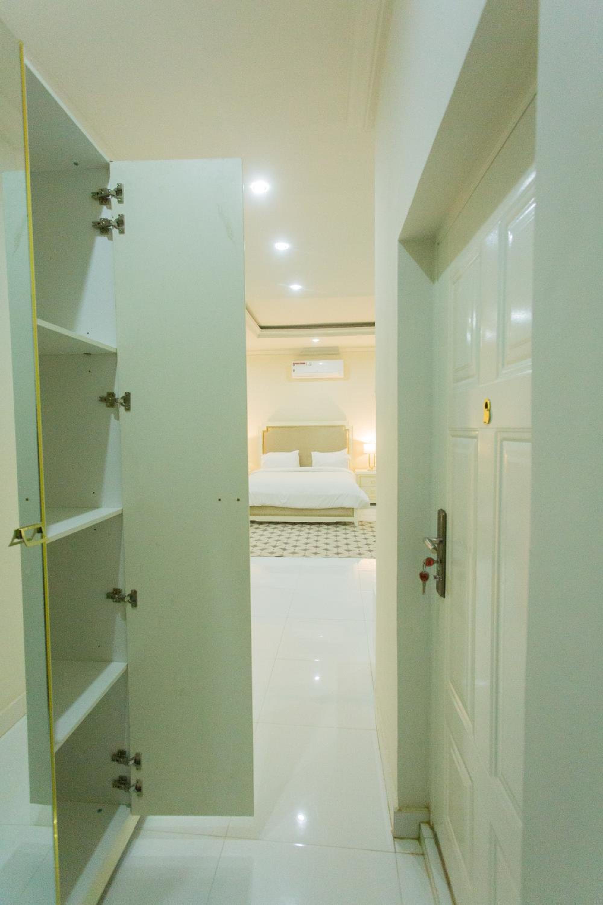 One-Bedroom Apartment - Photo 49