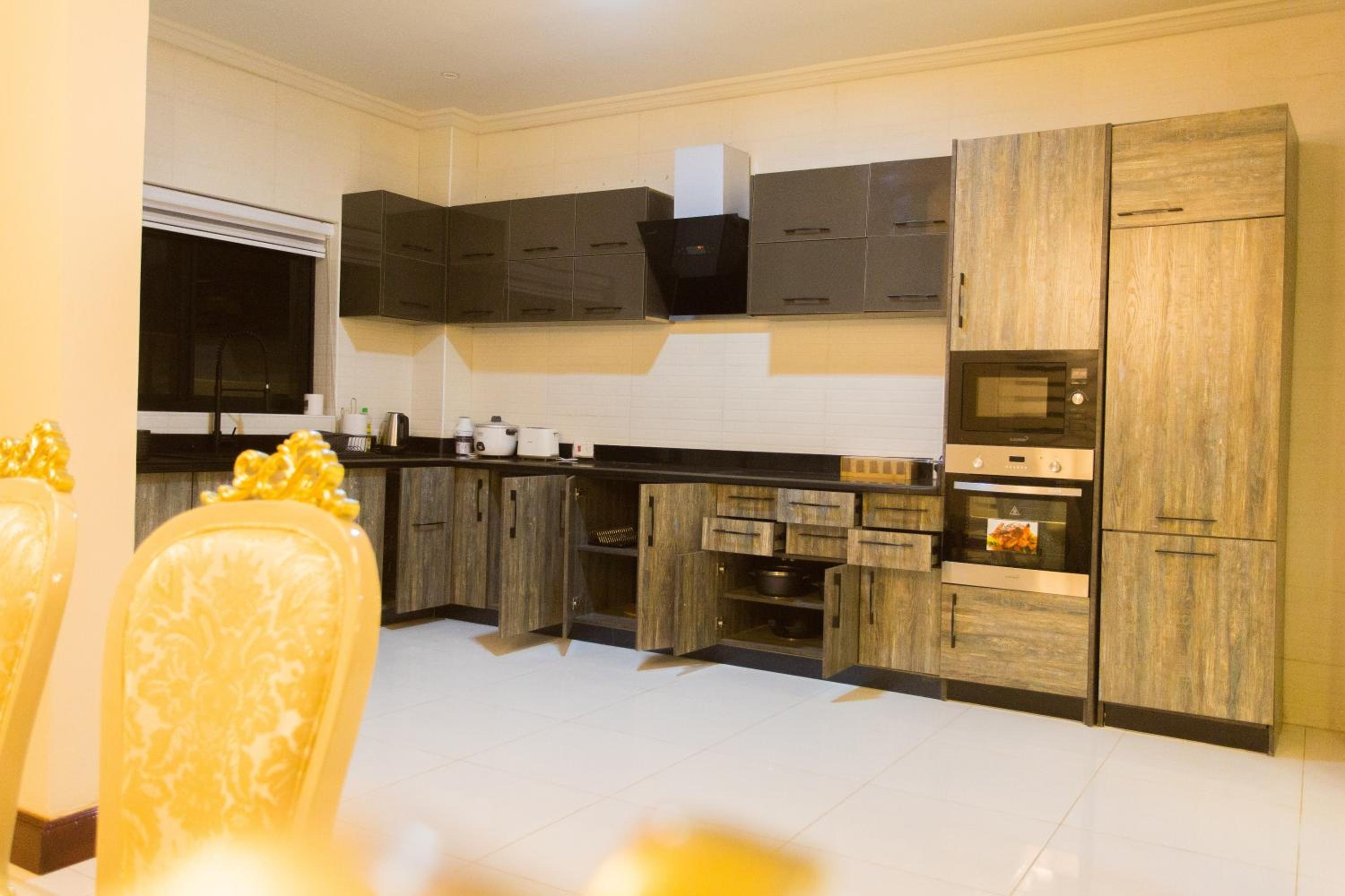 Two-Bedroom Apartment - Photo 24