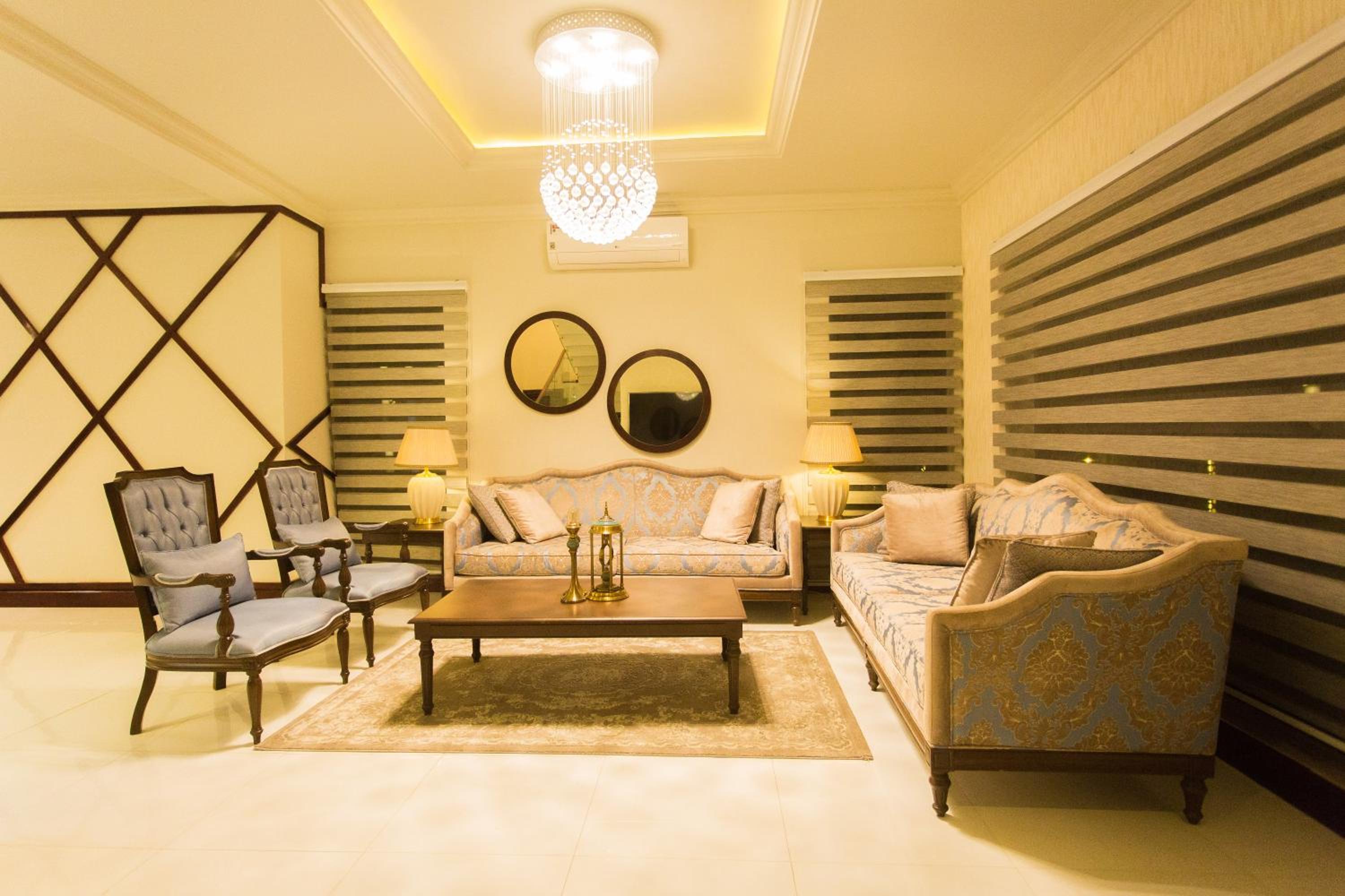 One-Bedroom Apartment - Photo 14