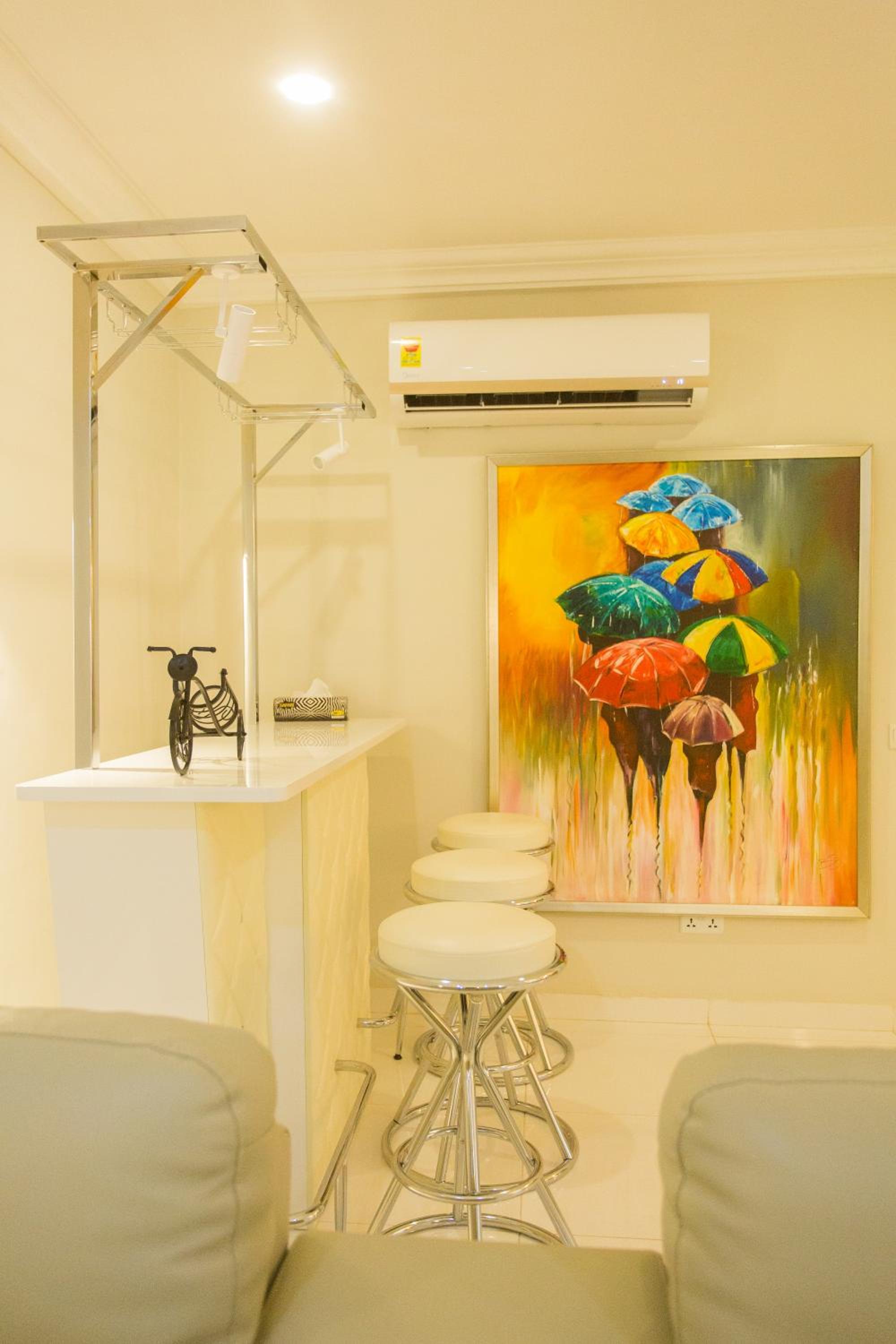 One-Bedroom Apartment - Photo 16