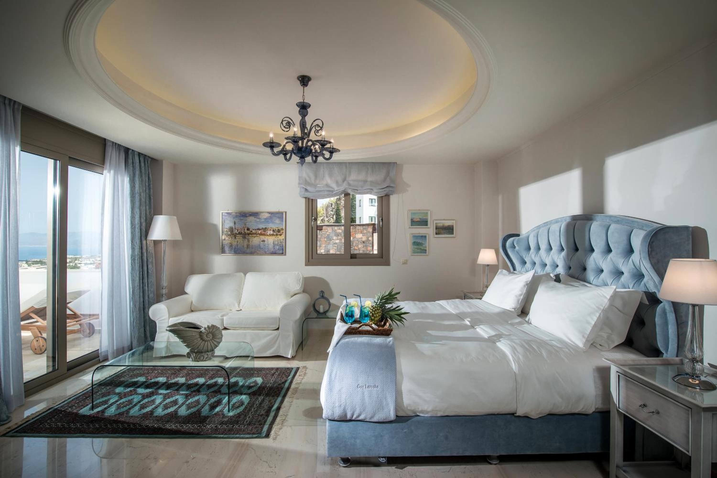 Luxury Suite with Hot Tub (Adults Only)
