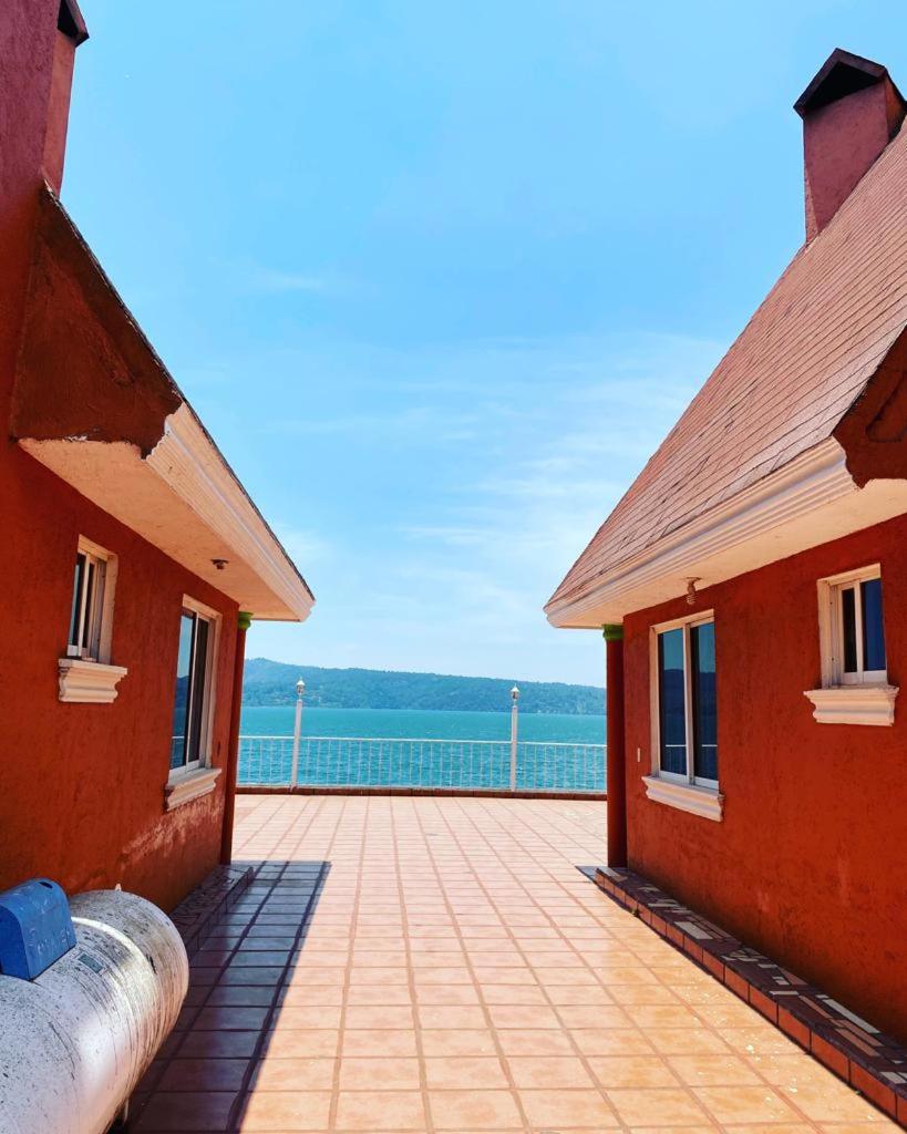 Three-Bedroom Townhouse photo 2