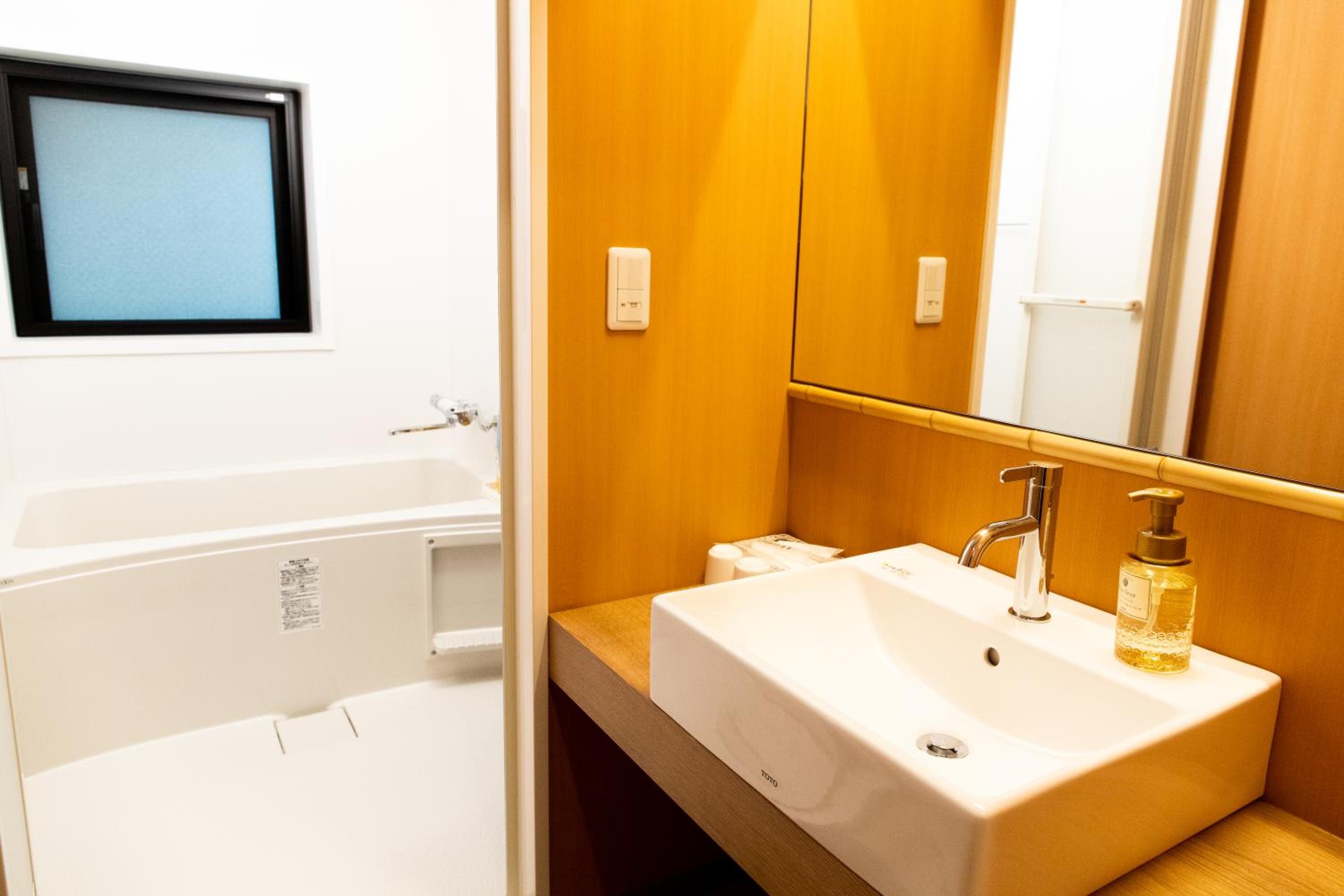 Double Room with Private Bathroom photo 3