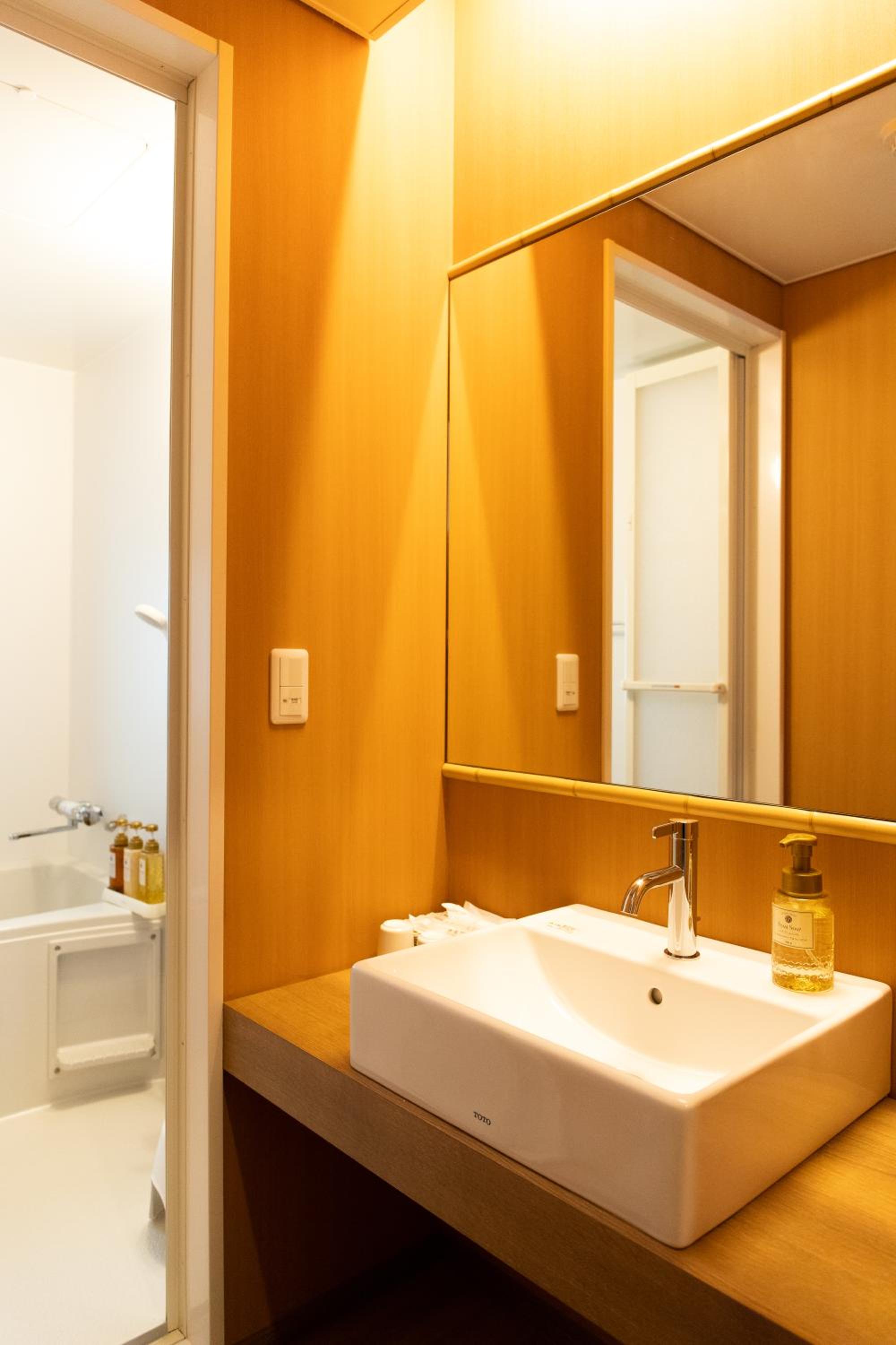 Double Room with Private Bathroom photo 3