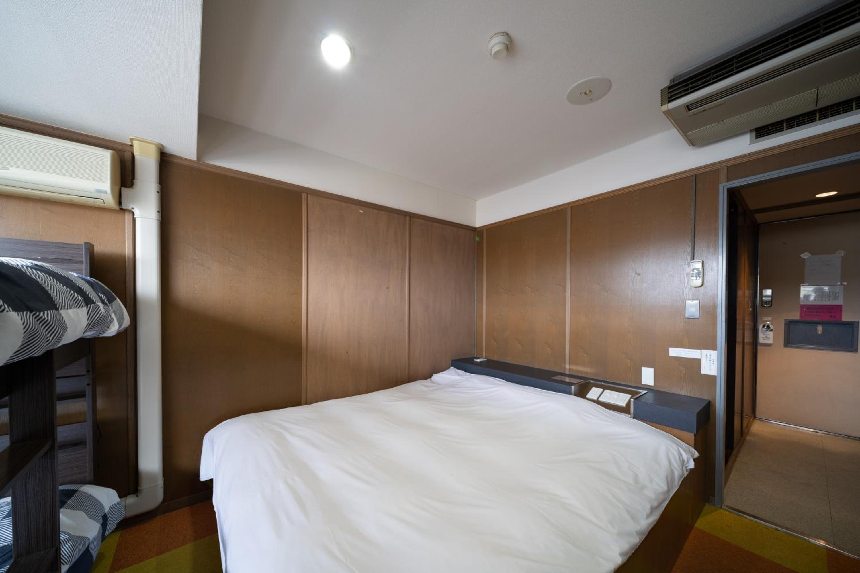 Deluxe Family Room - Smoking