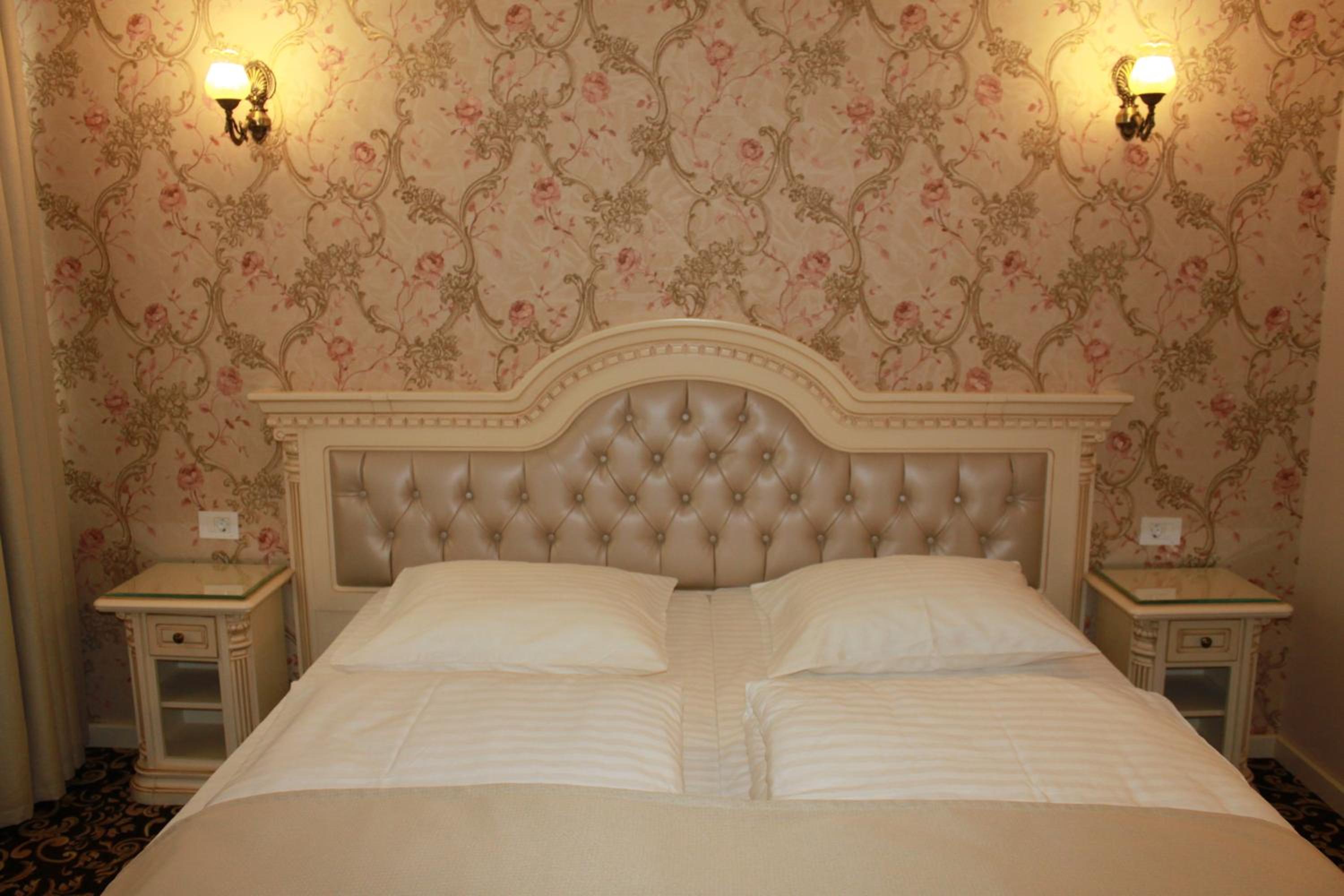 Deluxe Double or Twin Room - Photo 2
