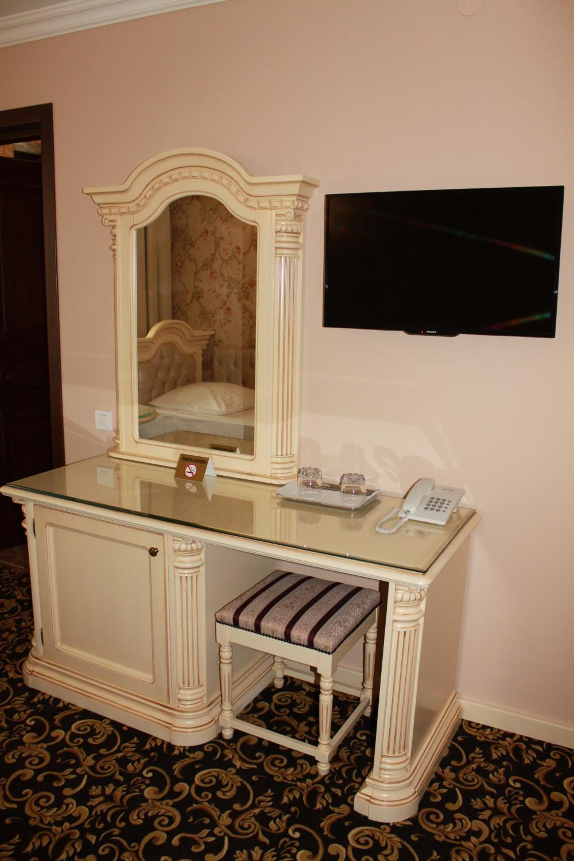 Deluxe Double or Twin Room - Photo 4