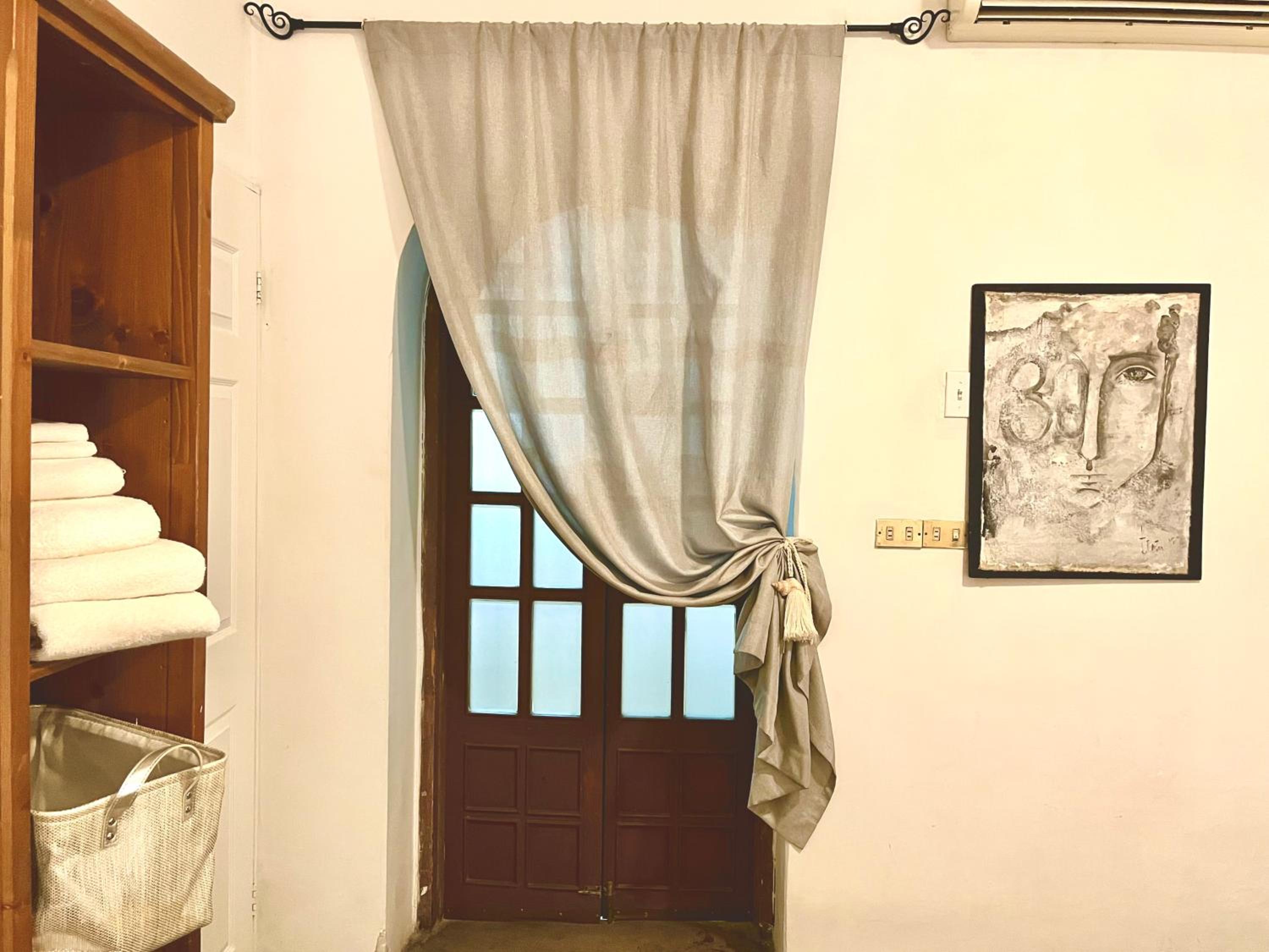Double or Twin Room with Shared Bathroom photo 1