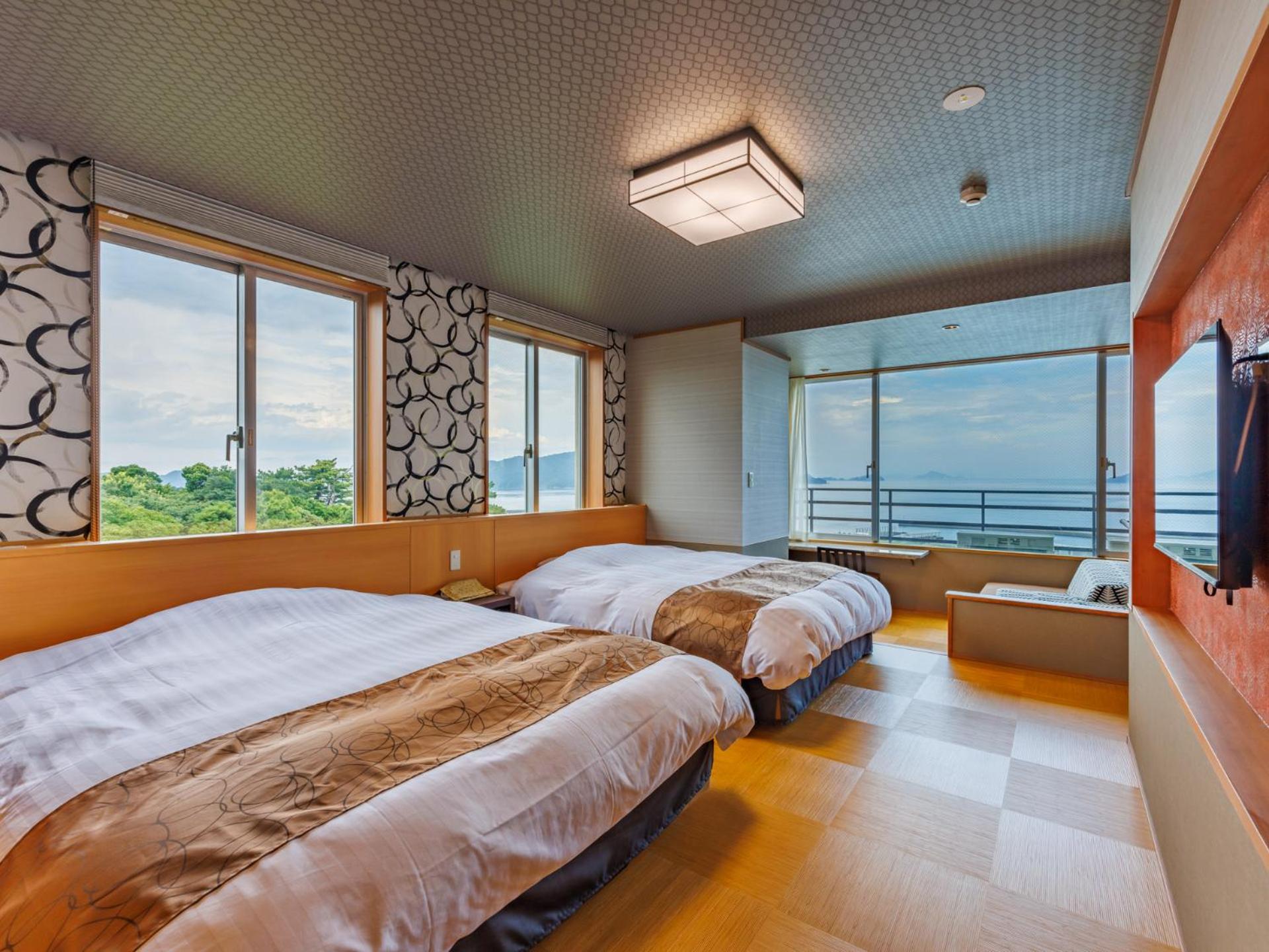 Suite with Tatami Area with Ocean View - Room Dinner photo 2