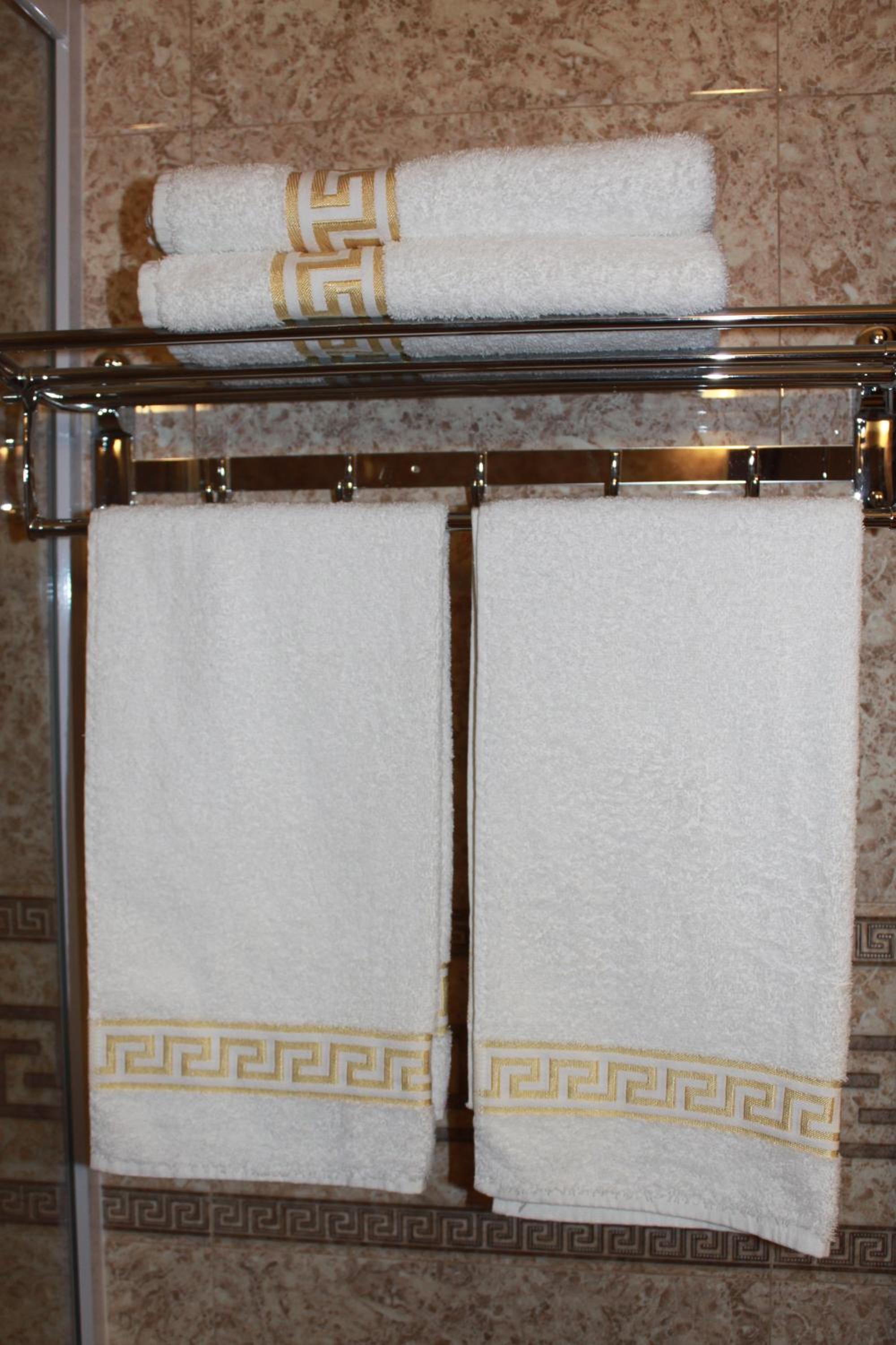 Deluxe Double or Twin Room - Photo 9