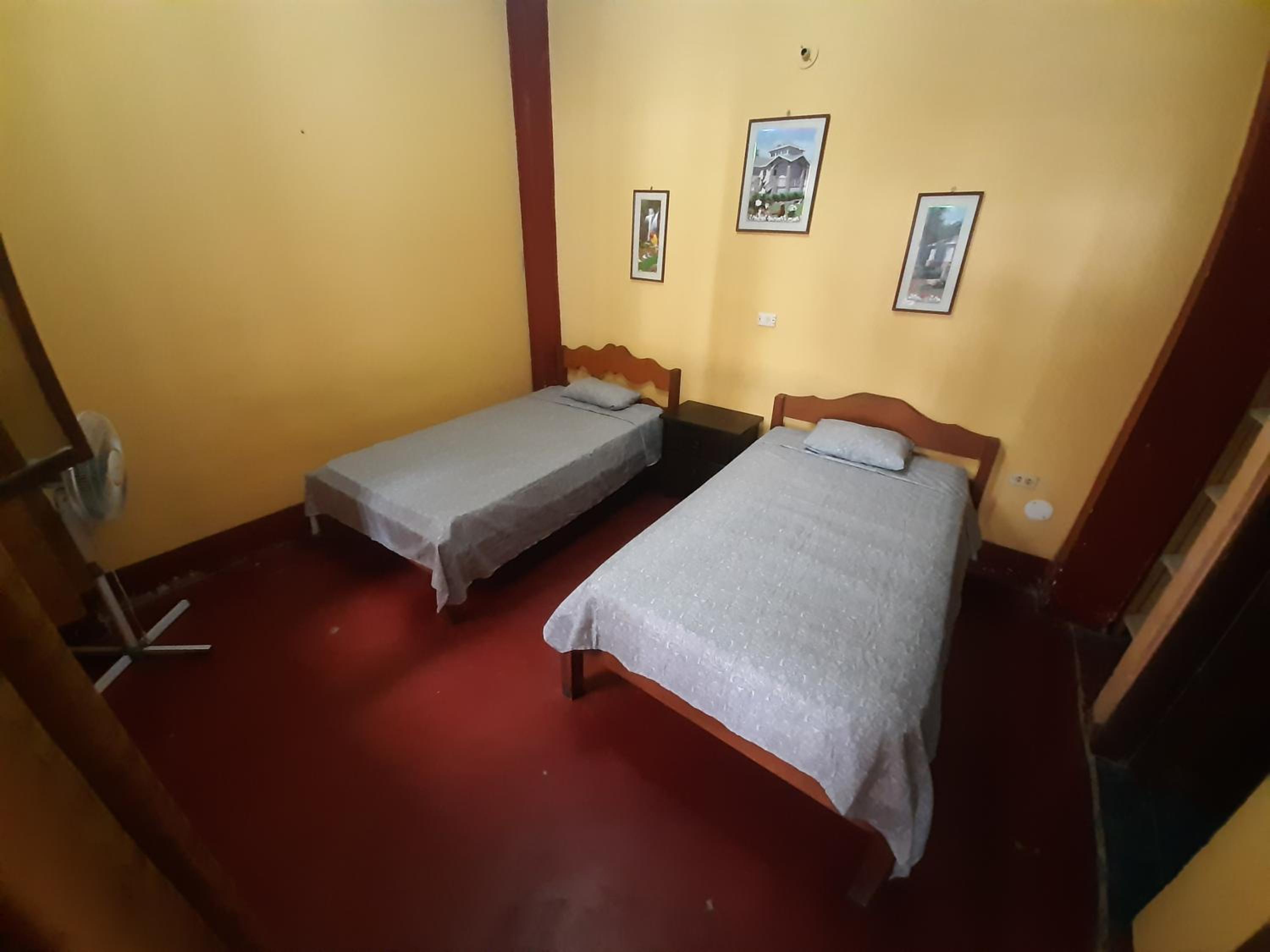 Twin Room with Private Bathroom photo 3