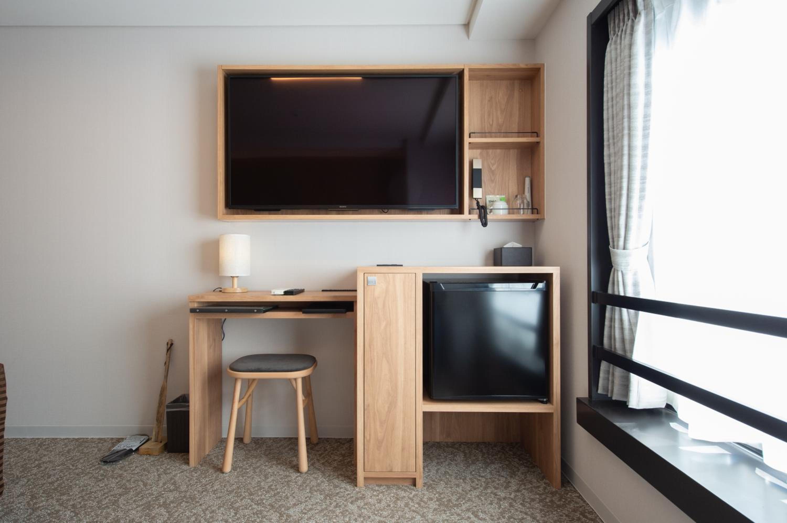 Premium Single Room - Non-Smoking photo 3