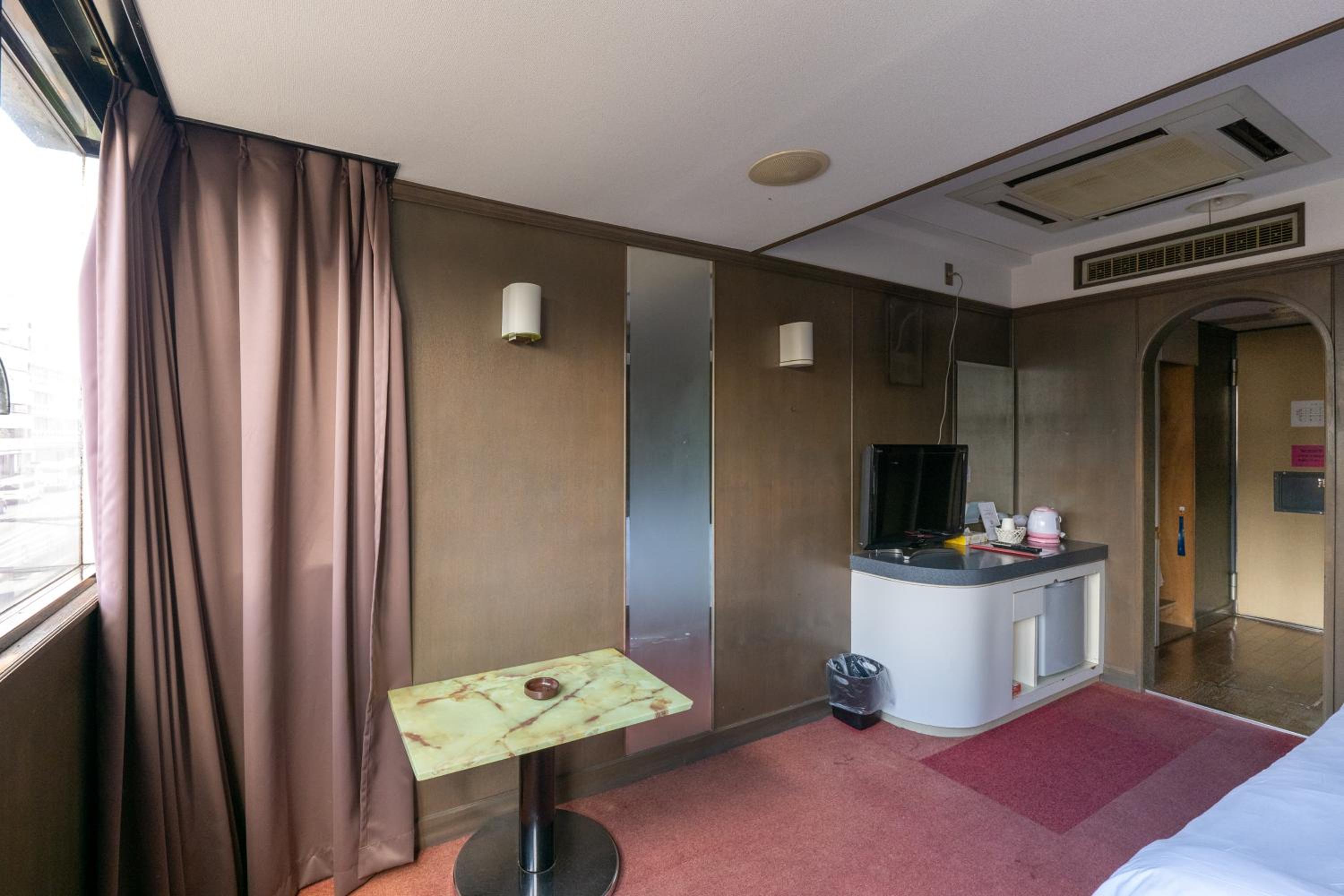 Deluxe Double Room with Bath - Non-Smoking - Photo 9