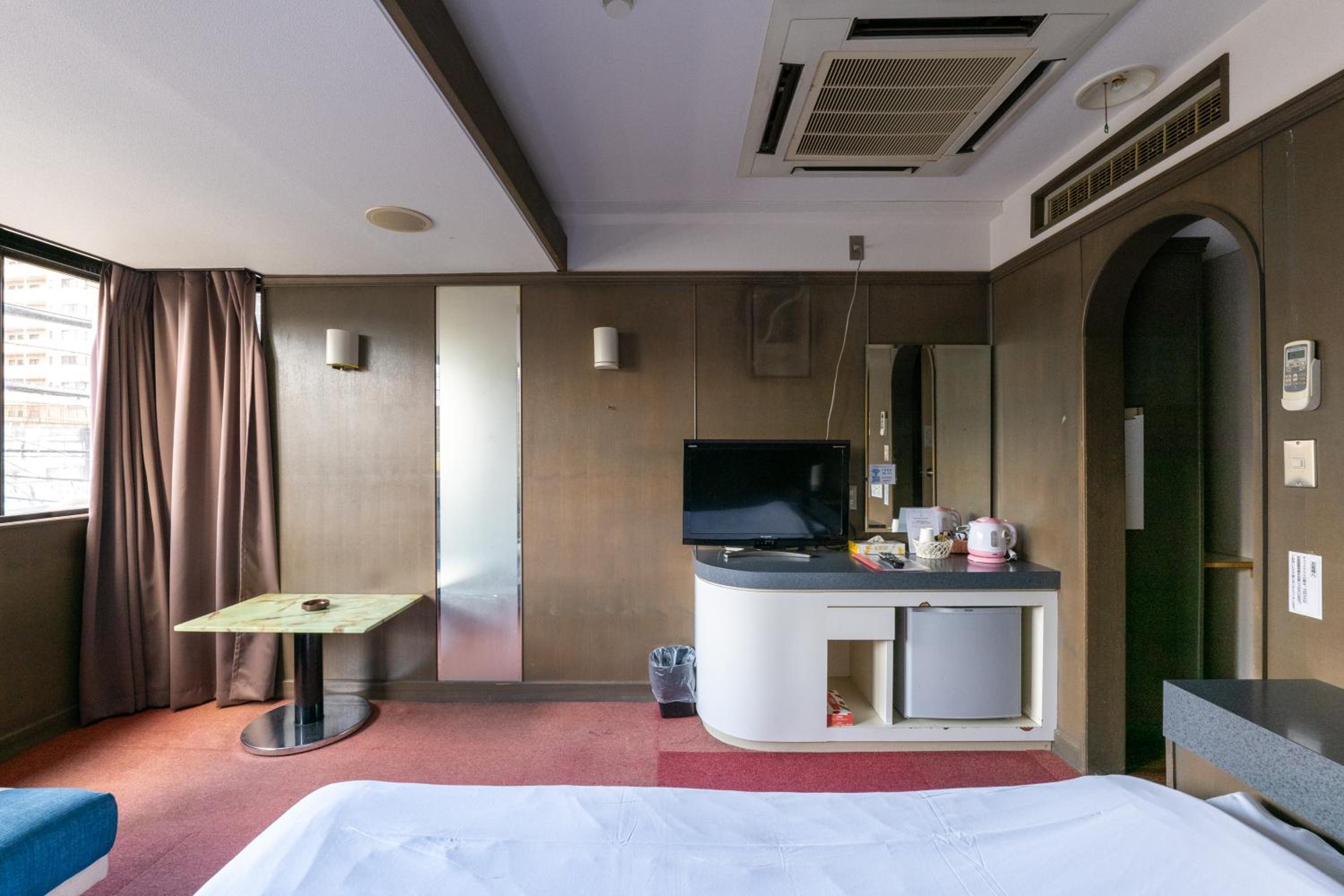Deluxe Double Room with Bath - Non-Smoking - Photo 10
