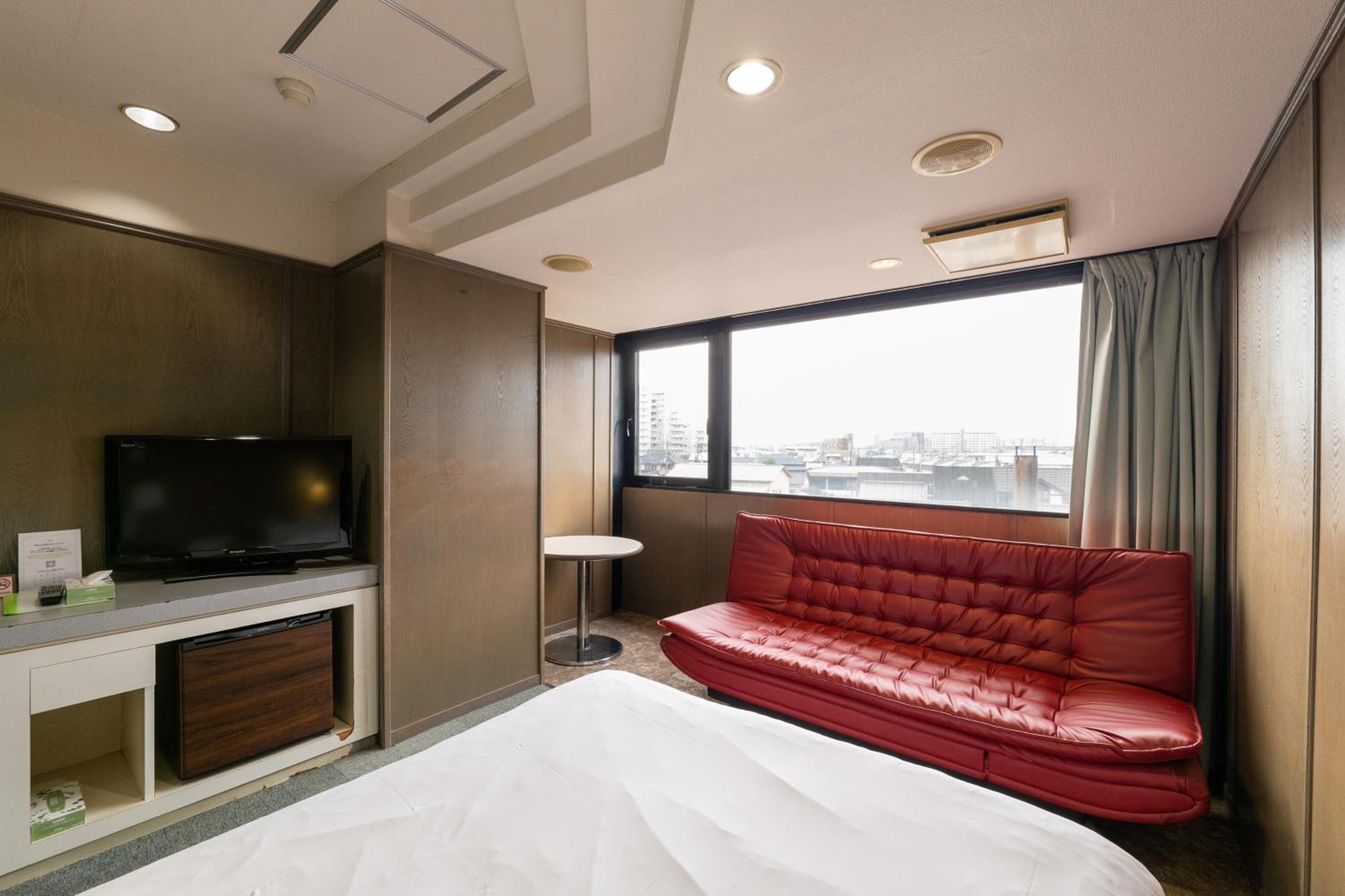 Deluxe Double Room with Shower - Non-Smoking - Photo 8