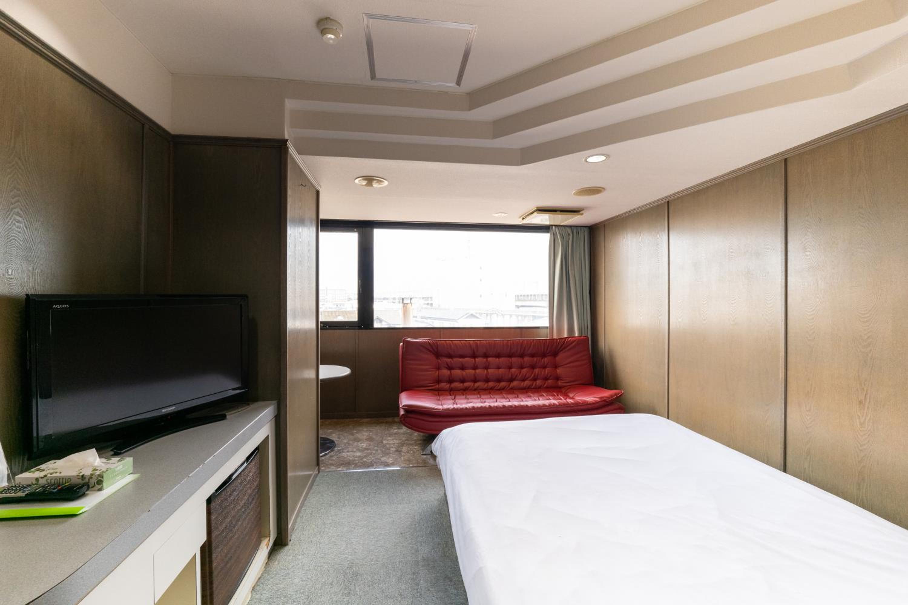 Deluxe Double Room with Shower - Non-Smoking - Photo 9