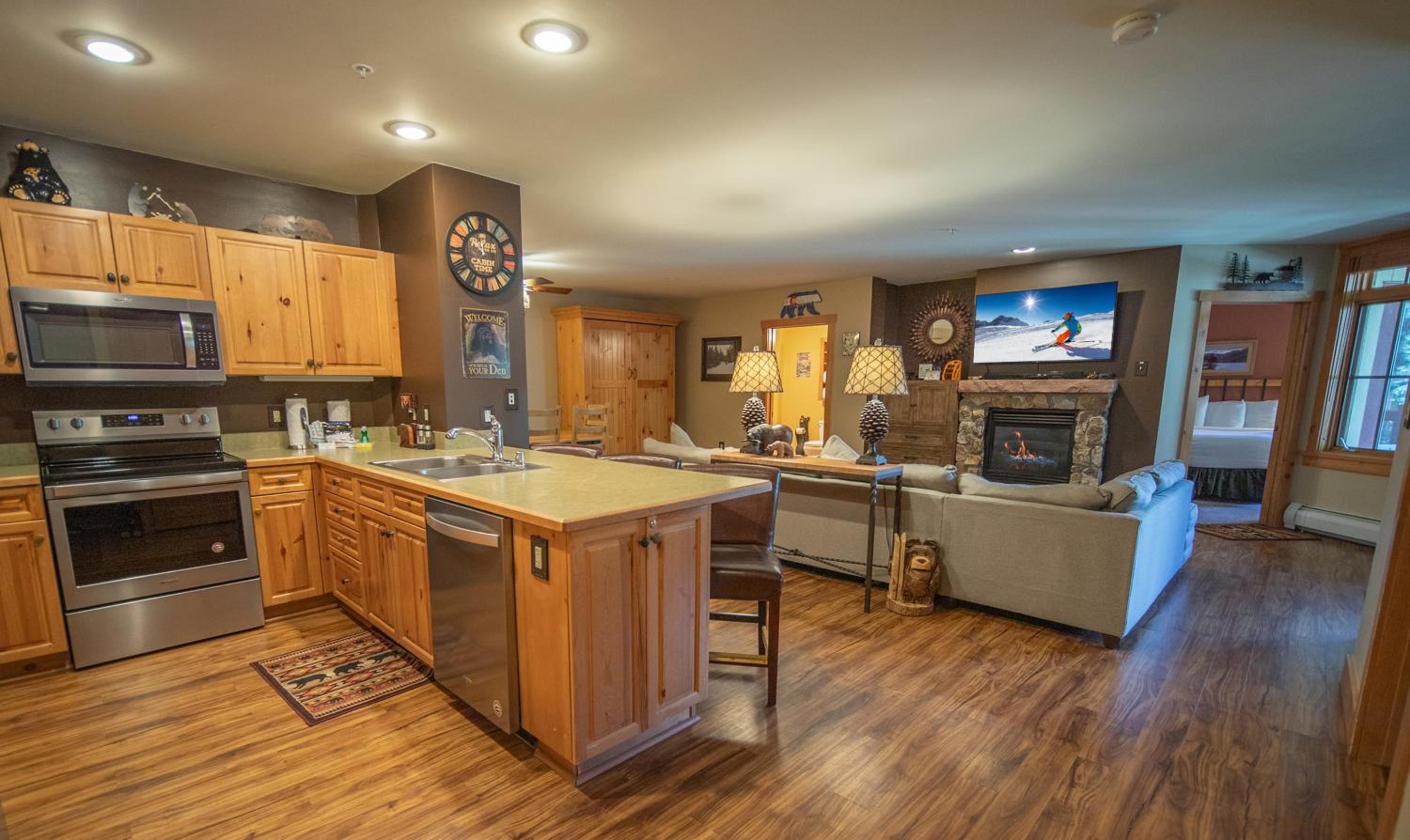 Two-Bedroom Apartment with Balcony photo 2