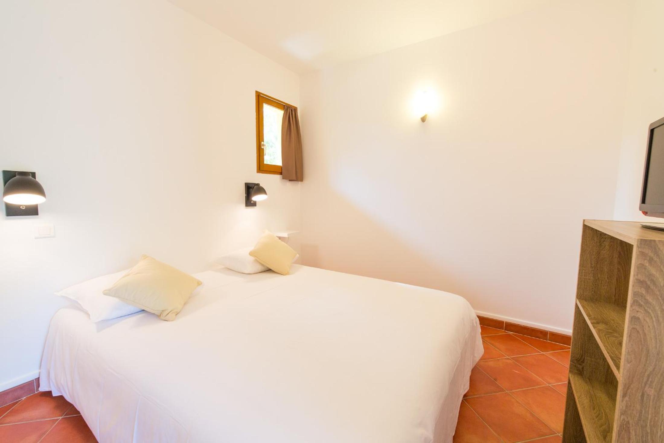 One-Bedroom Apartment (3 Adults) - Disability Access