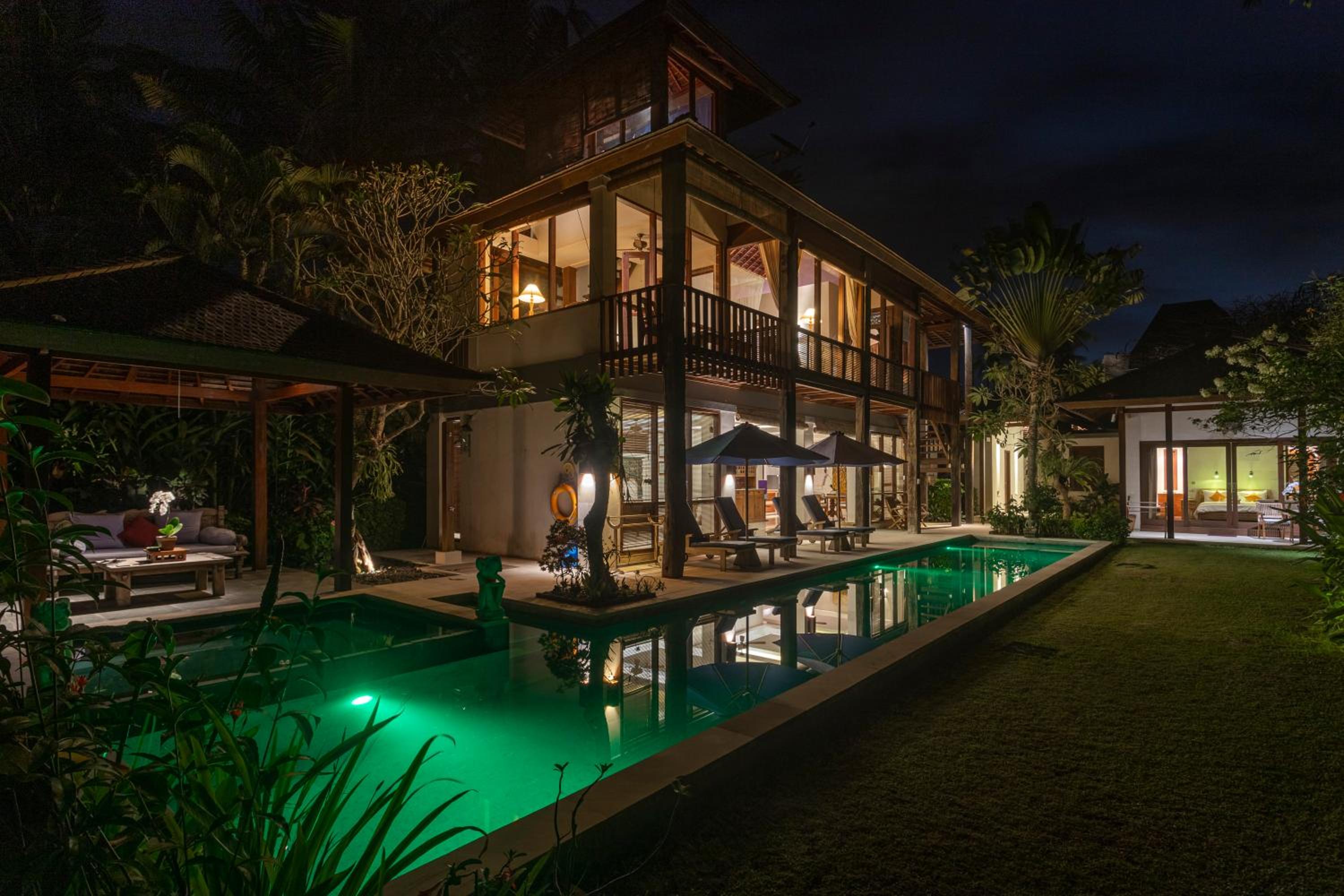 Three-Bedroom Villa - Photo 38