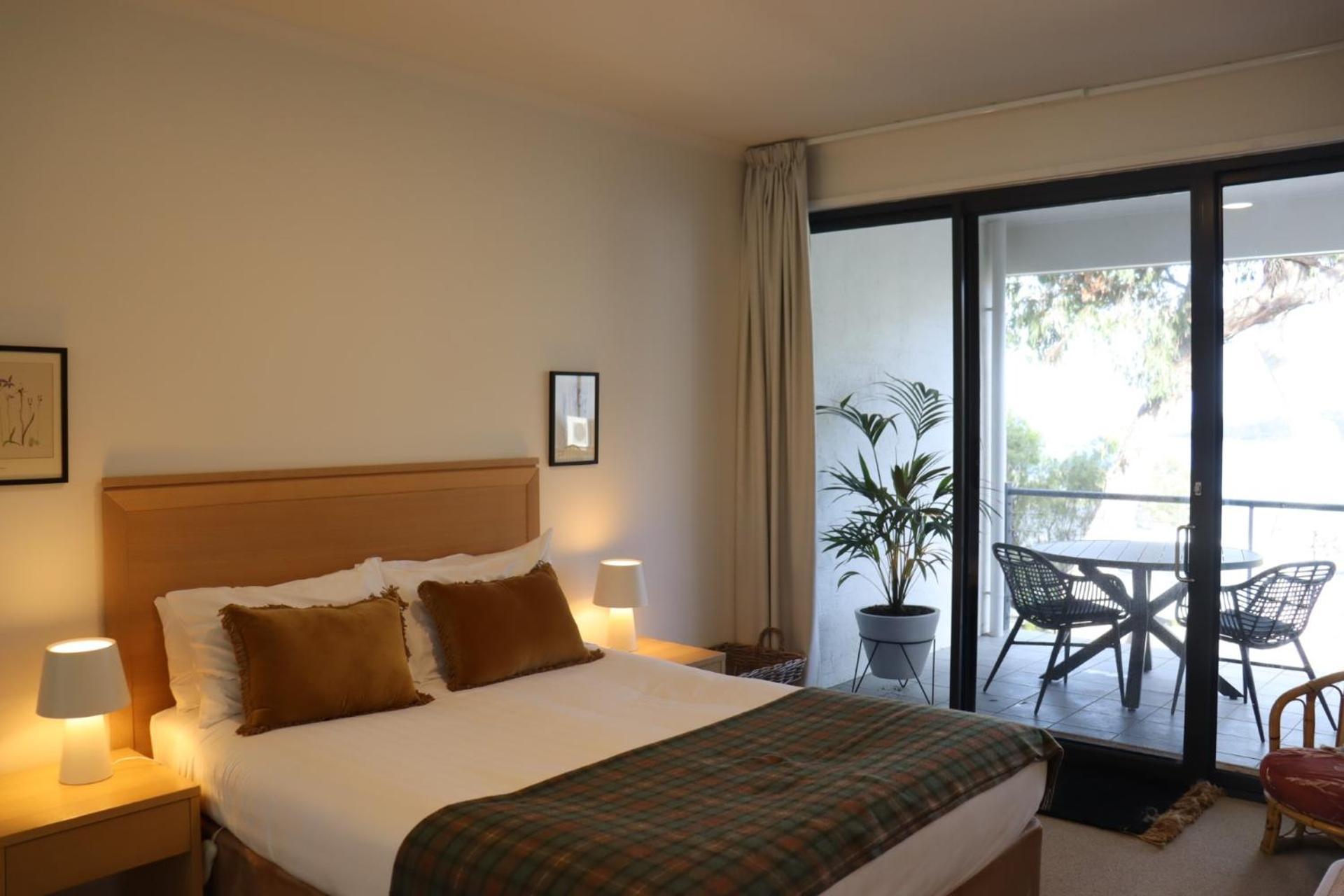 Balcony Apartment with Sea View & Twin Spa photo 2