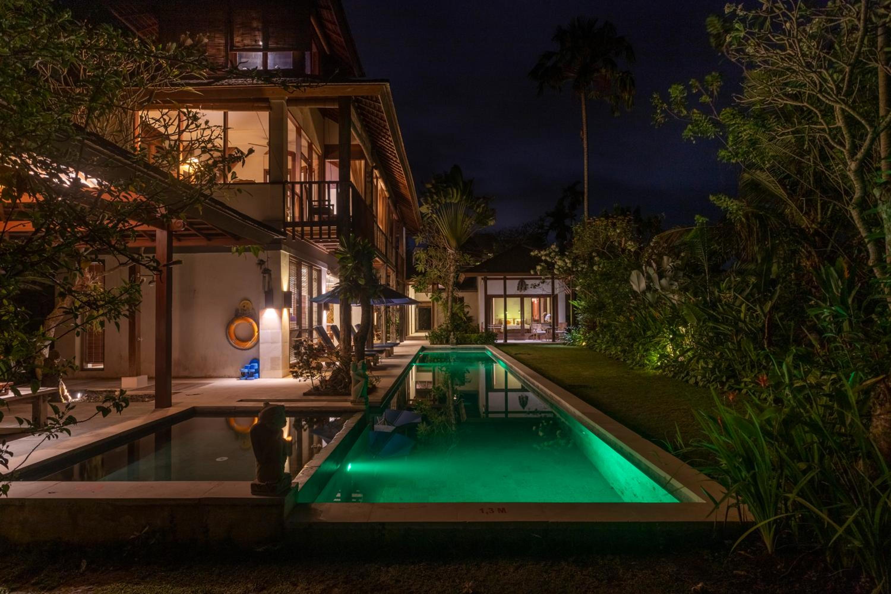 Three-Bedroom Villa - Photo 40