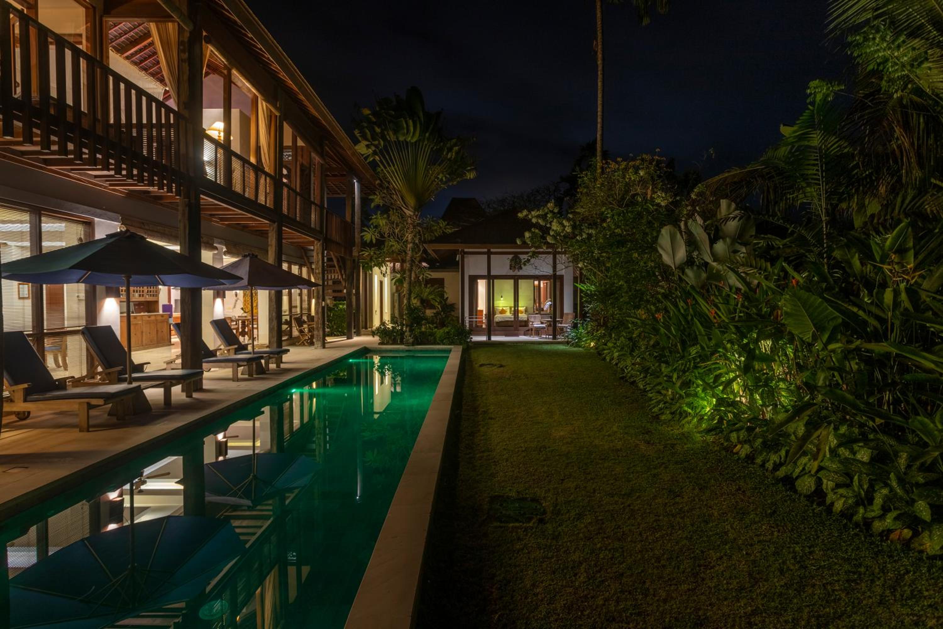 Three-Bedroom Villa - Photo 43