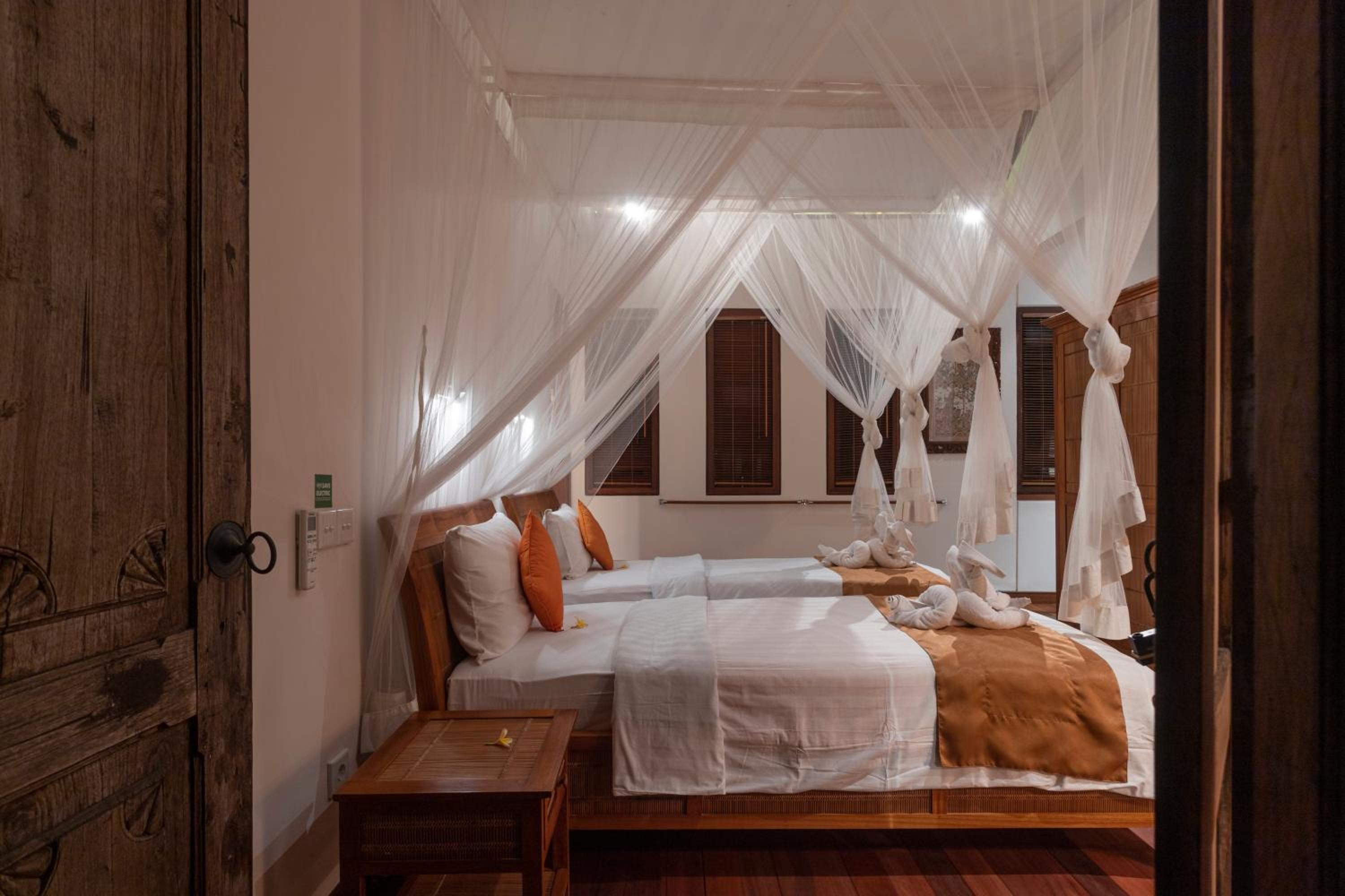Three-Bedroom Villa - Photo 15