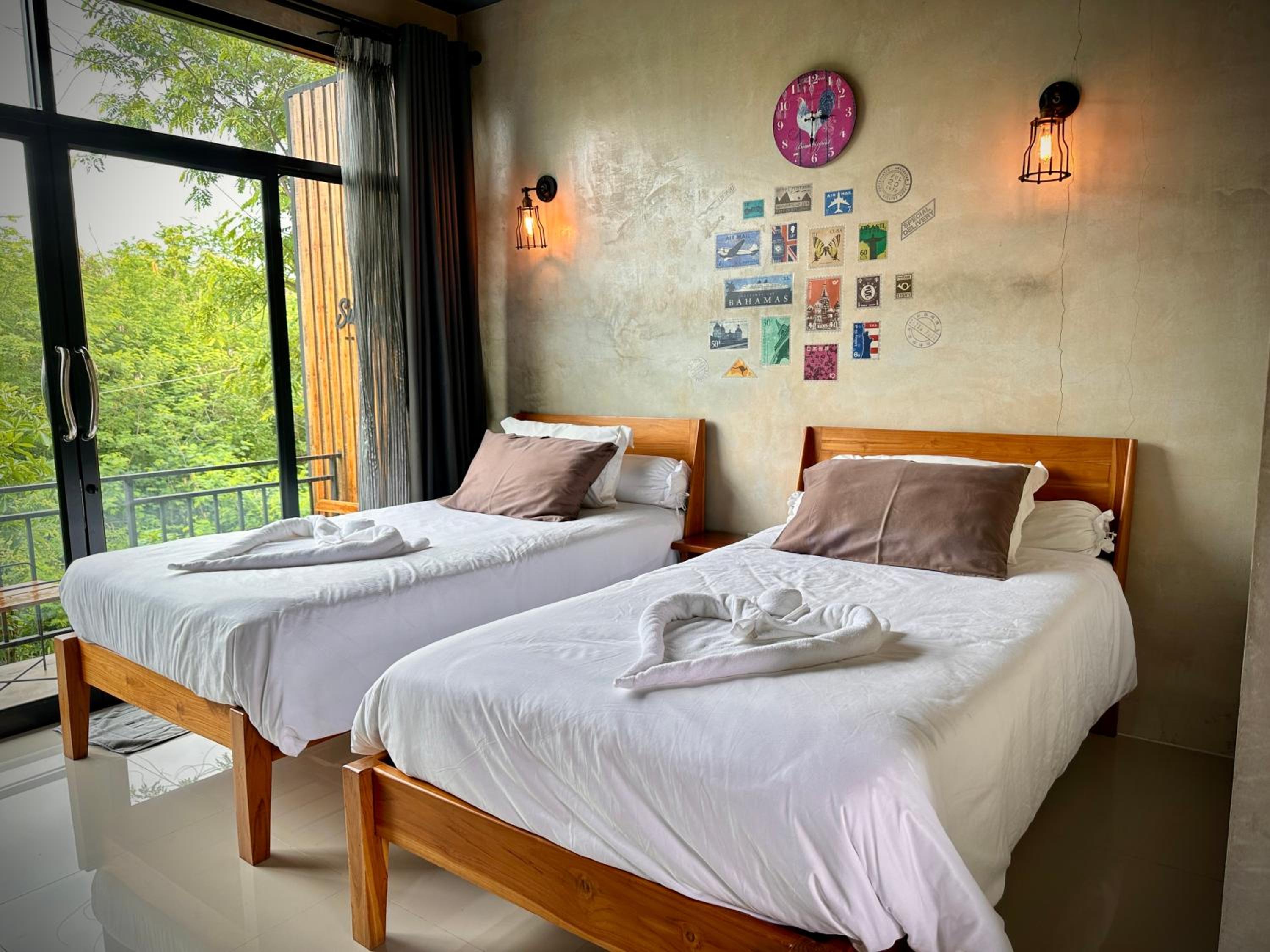 Standard Twin Room with Mountain View - Photo 1