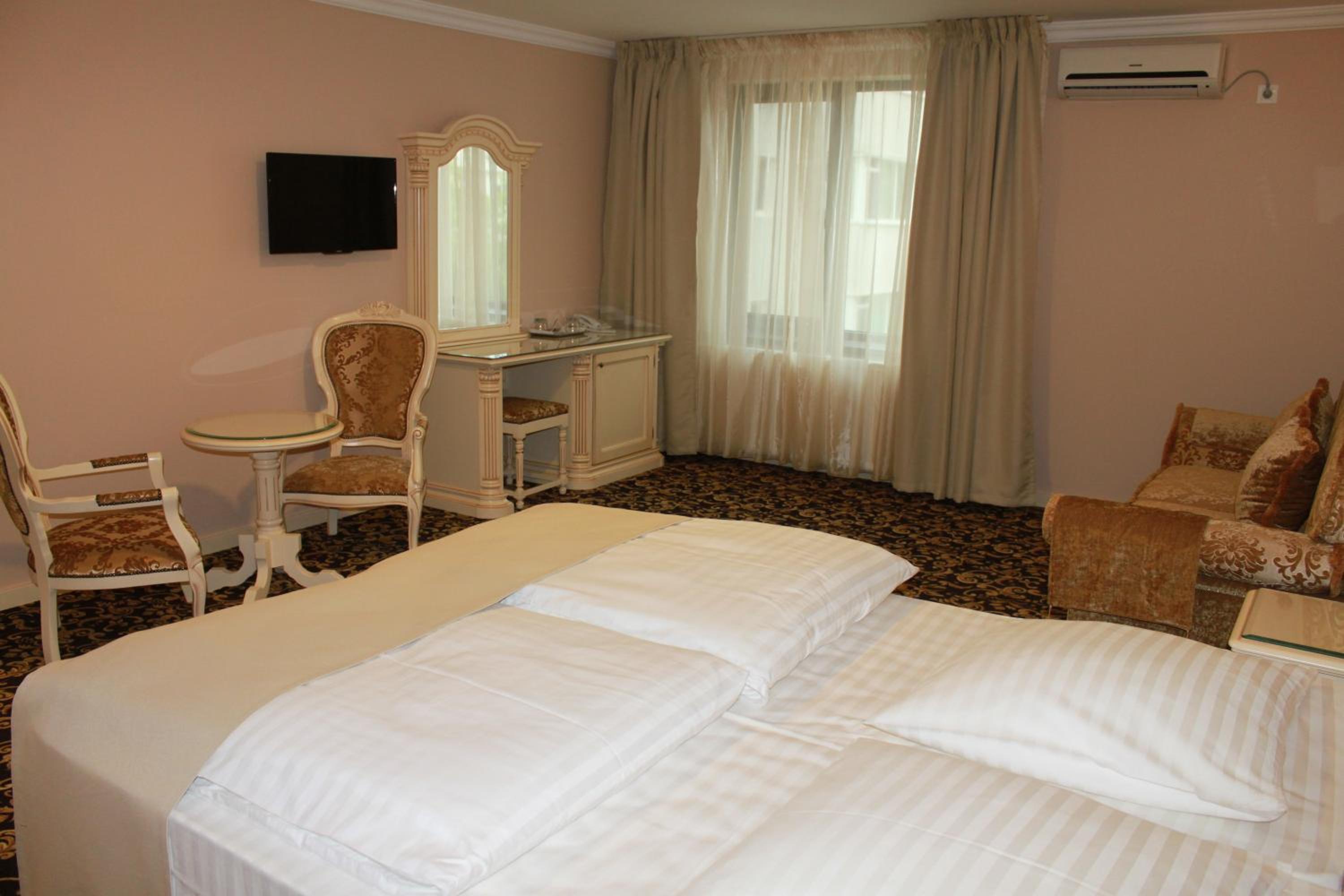 Deluxe Suite - Photo 3