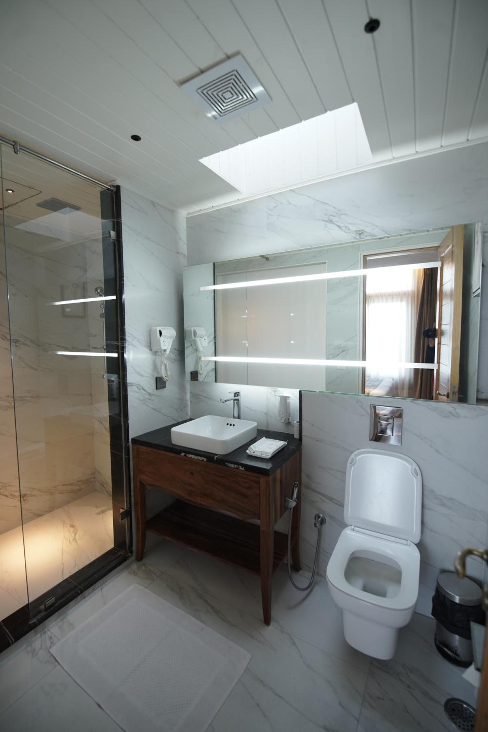 Double Room with Mountain View - Photo 10