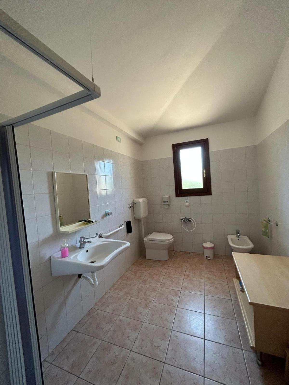 Double or Twin Room - Disability Access - Photo 6