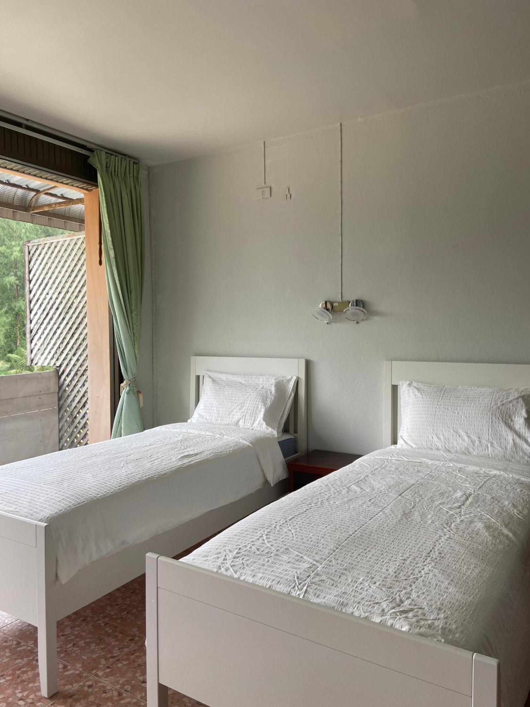 Standard Twin Room with Mountain View - Photo 2