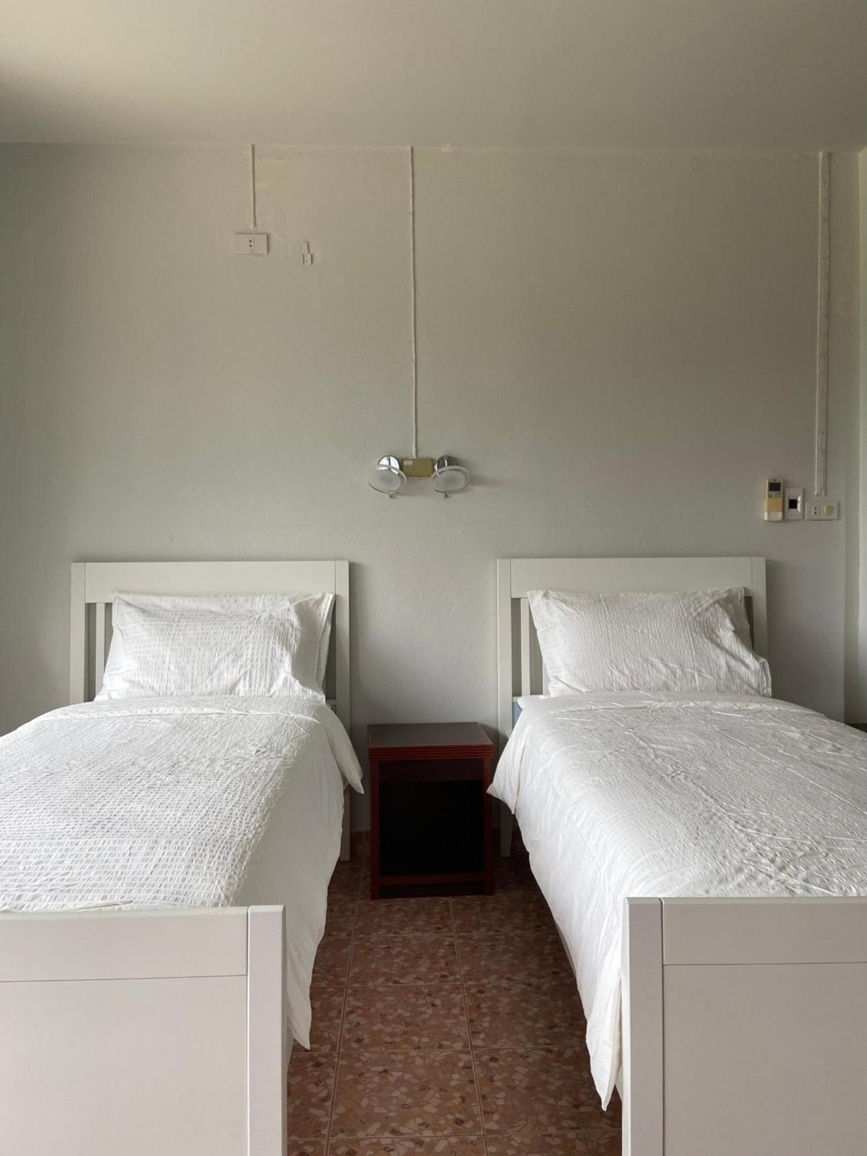 Standard Twin Room with Mountain View - Photo 1