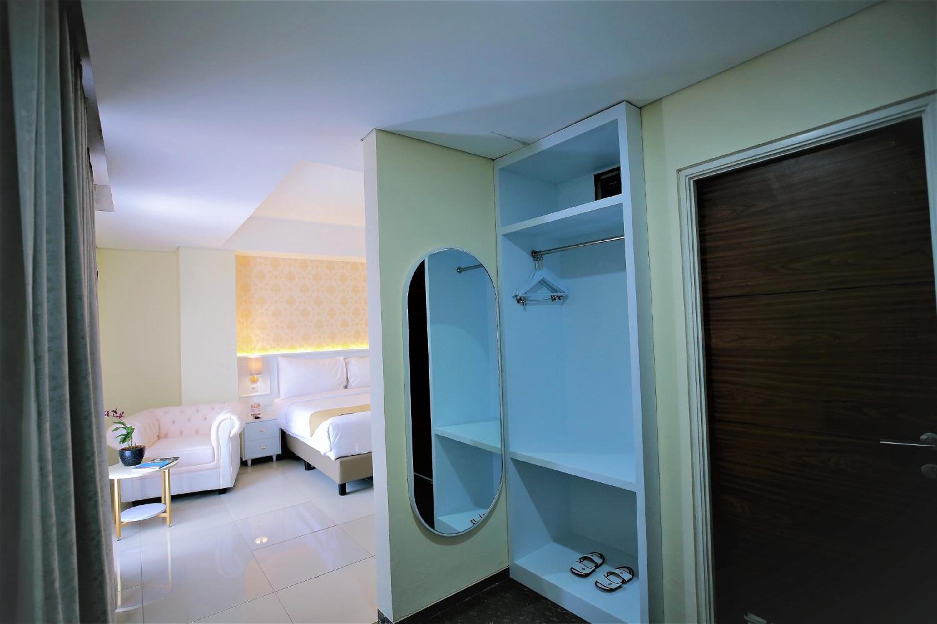 Deluxe Room - Photo 7