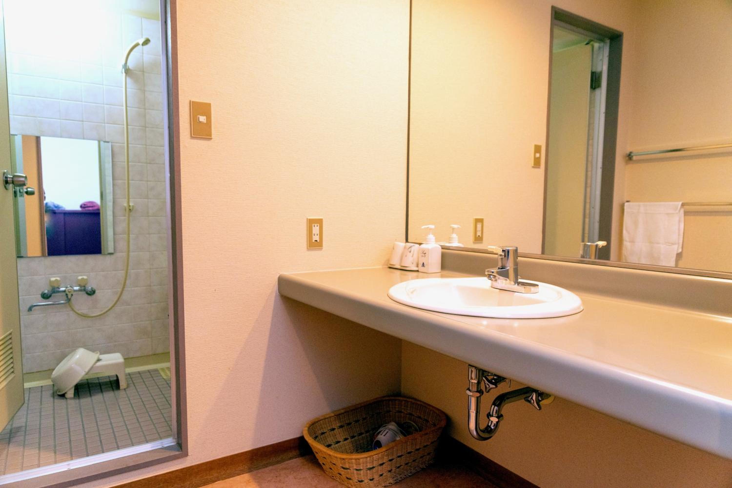 Deluxe Twin Room Riverside - Photo 4