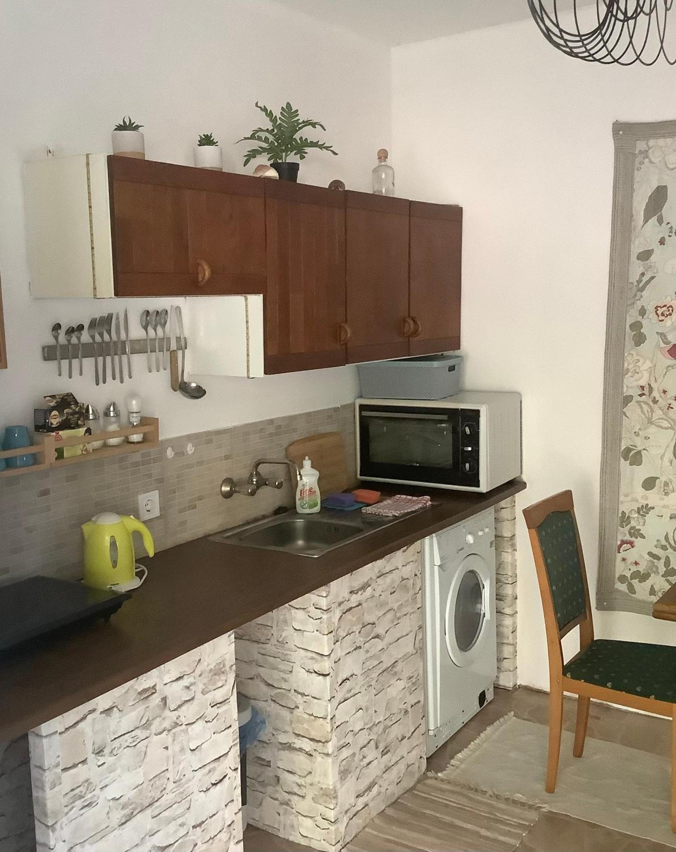 One-Bedroom Apartment - Photo 13