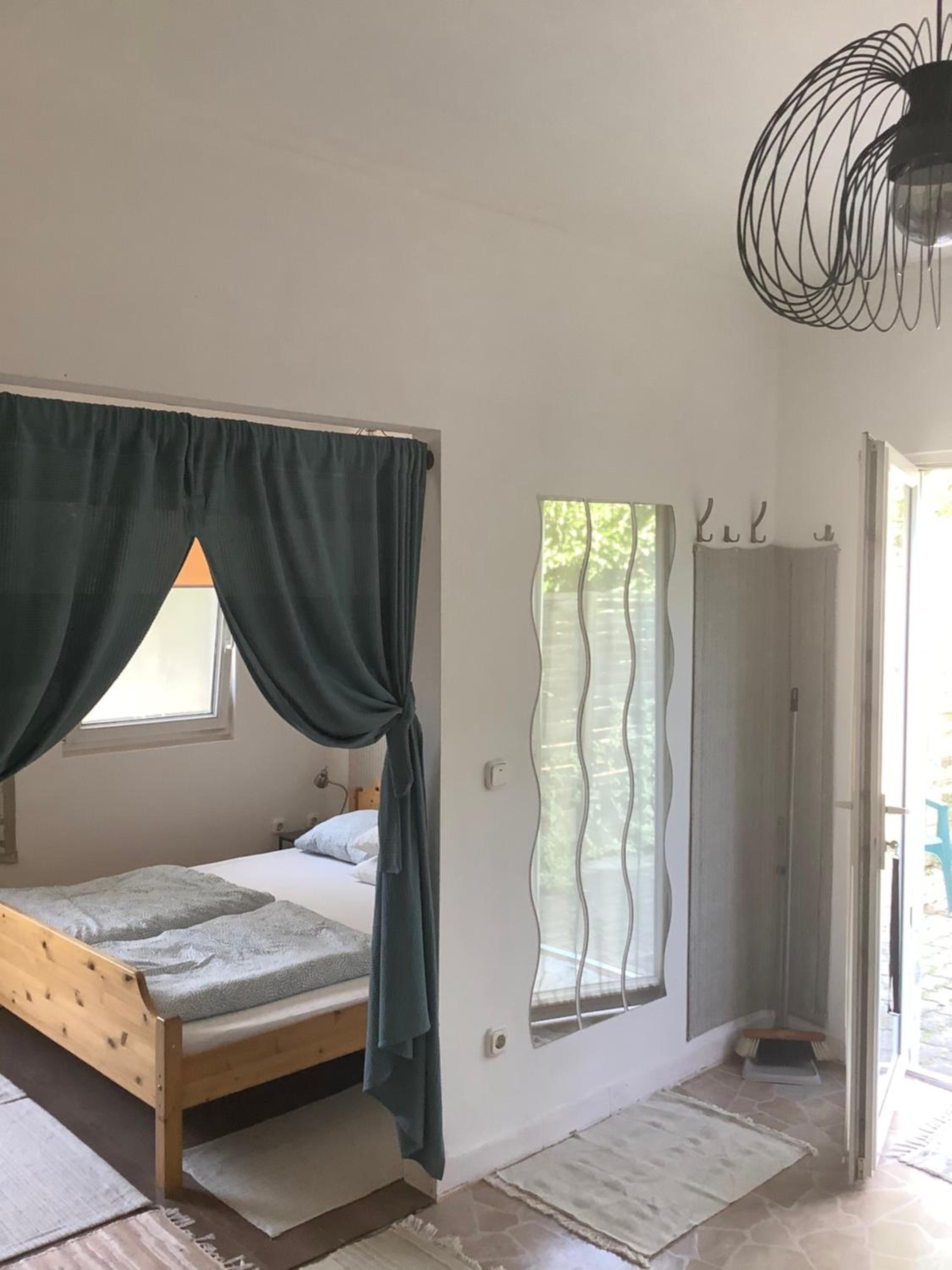 One-Bedroom Apartment - Photo 14