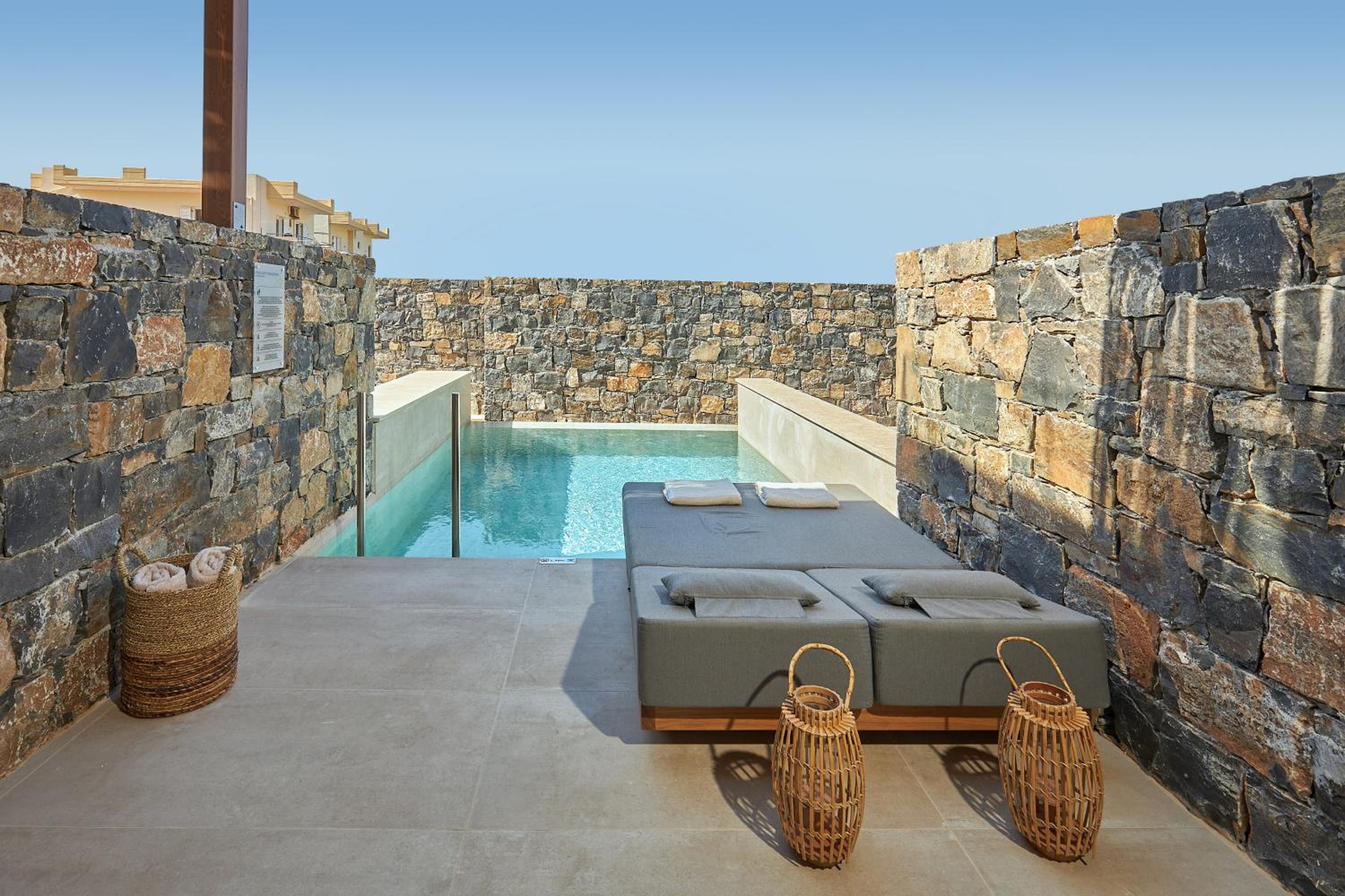 Maisonette with Private Pool