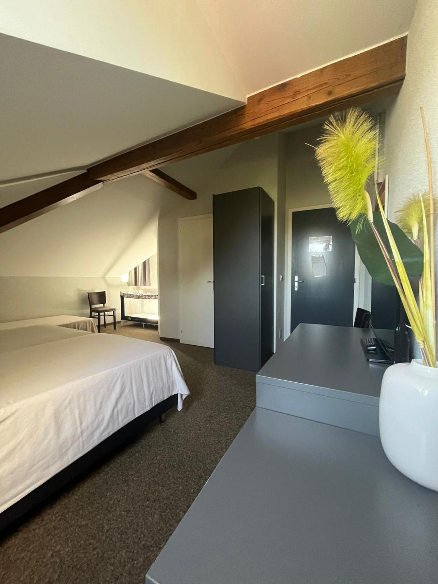 Triple Room with Bathroom photo 2
