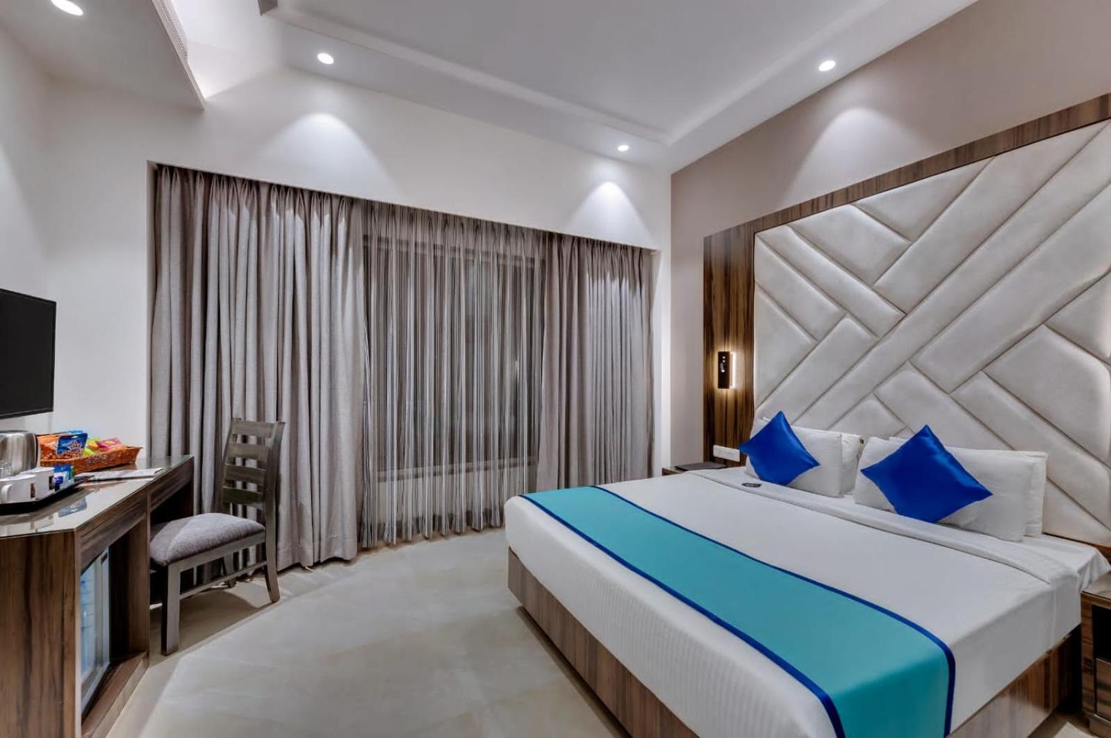 Twin Room - Photo 3