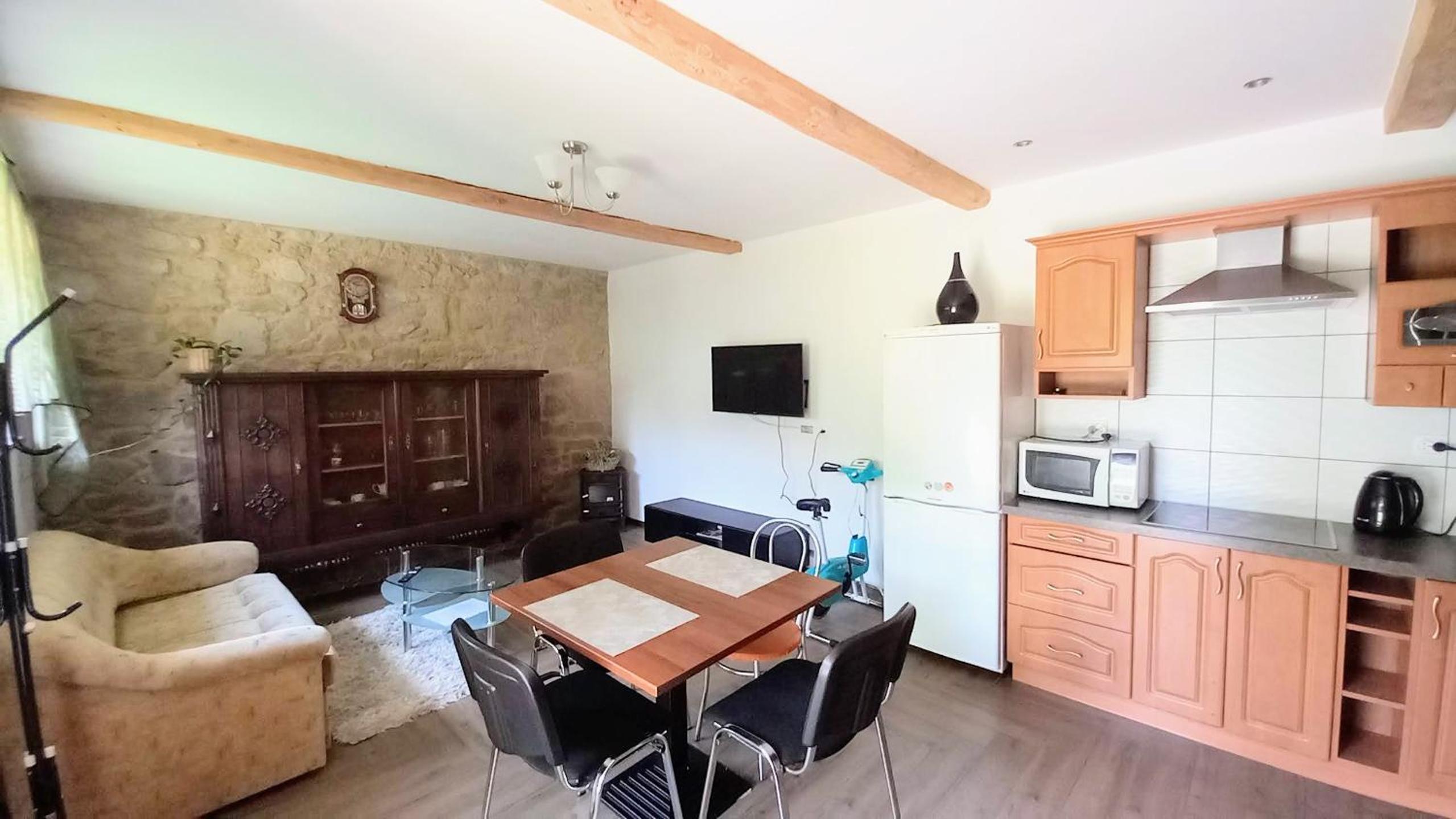 Three-Bedroom Townhouse - Photo 7