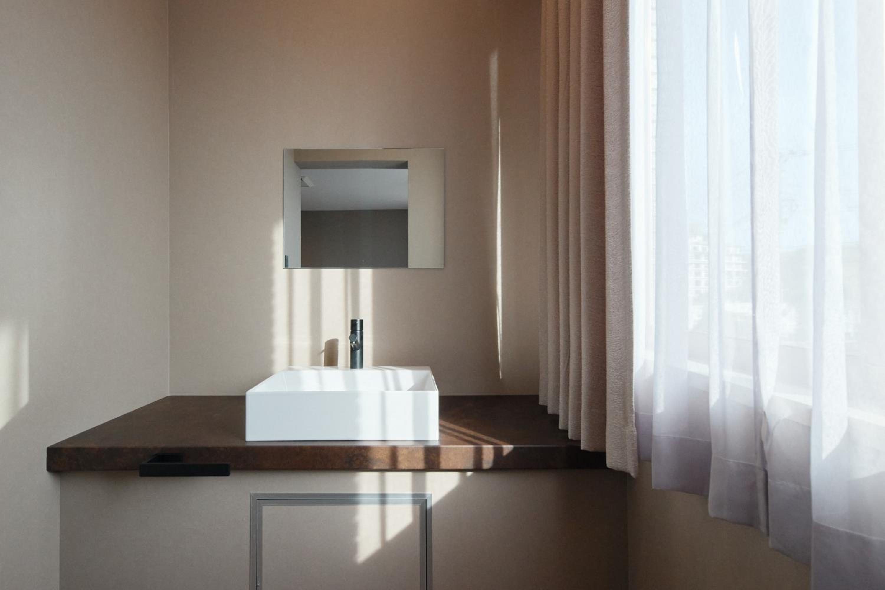 Adult Only-Western Style Twin Room with Shared Bathroom - Photo 4