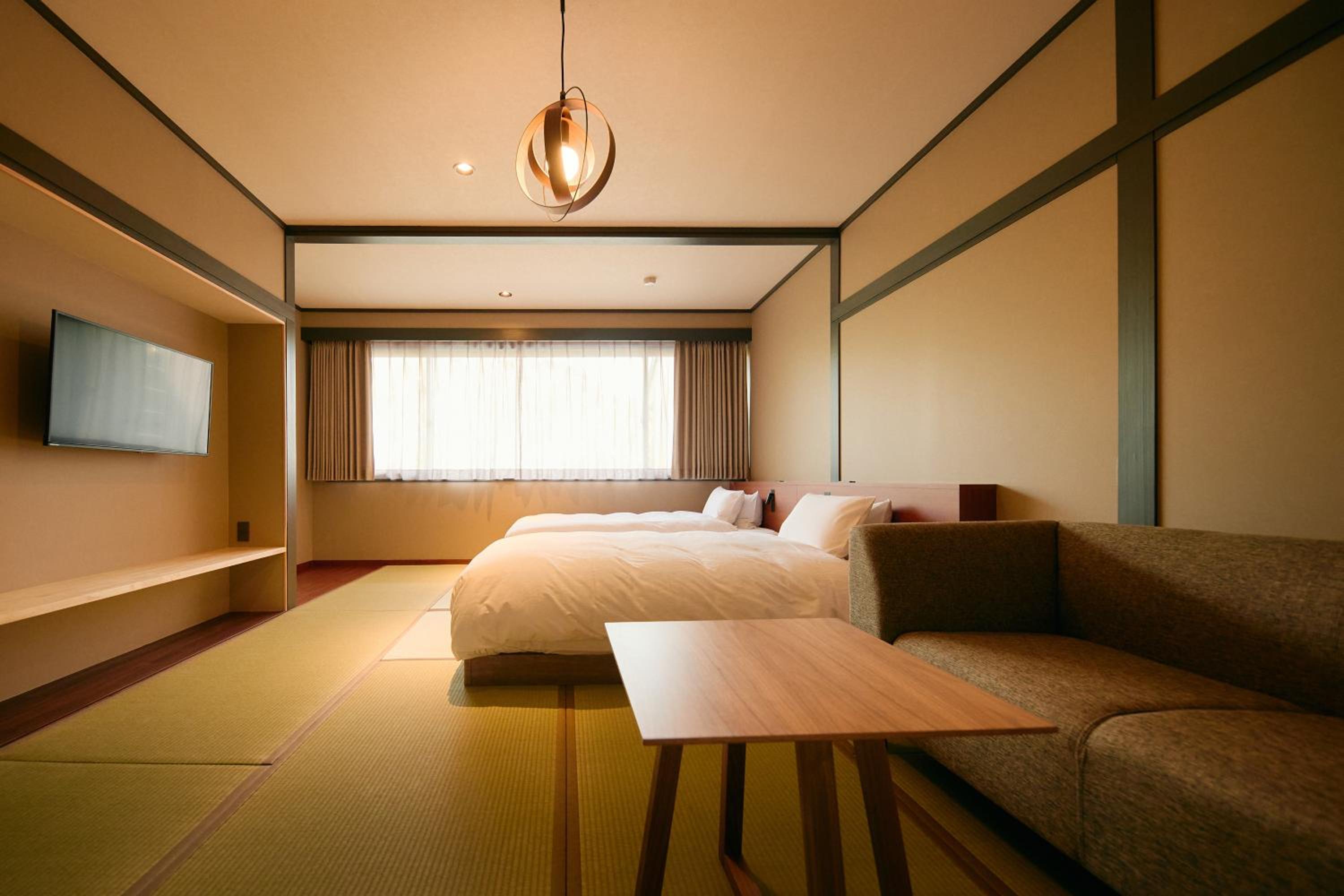 Adult Only-Japanese-Style Twin Room with 2 beds and Shared Bathroom - Photo 1