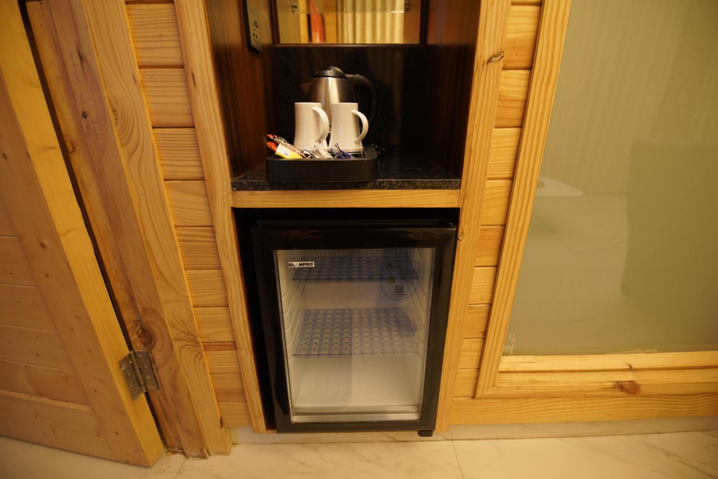 Queen Suite - Photo 12