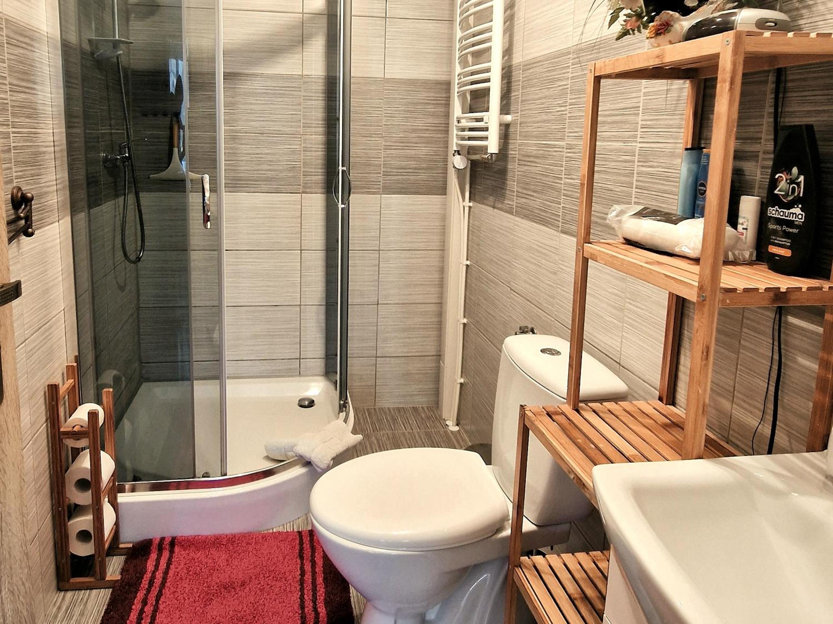 Studio Apartment - Photo 5