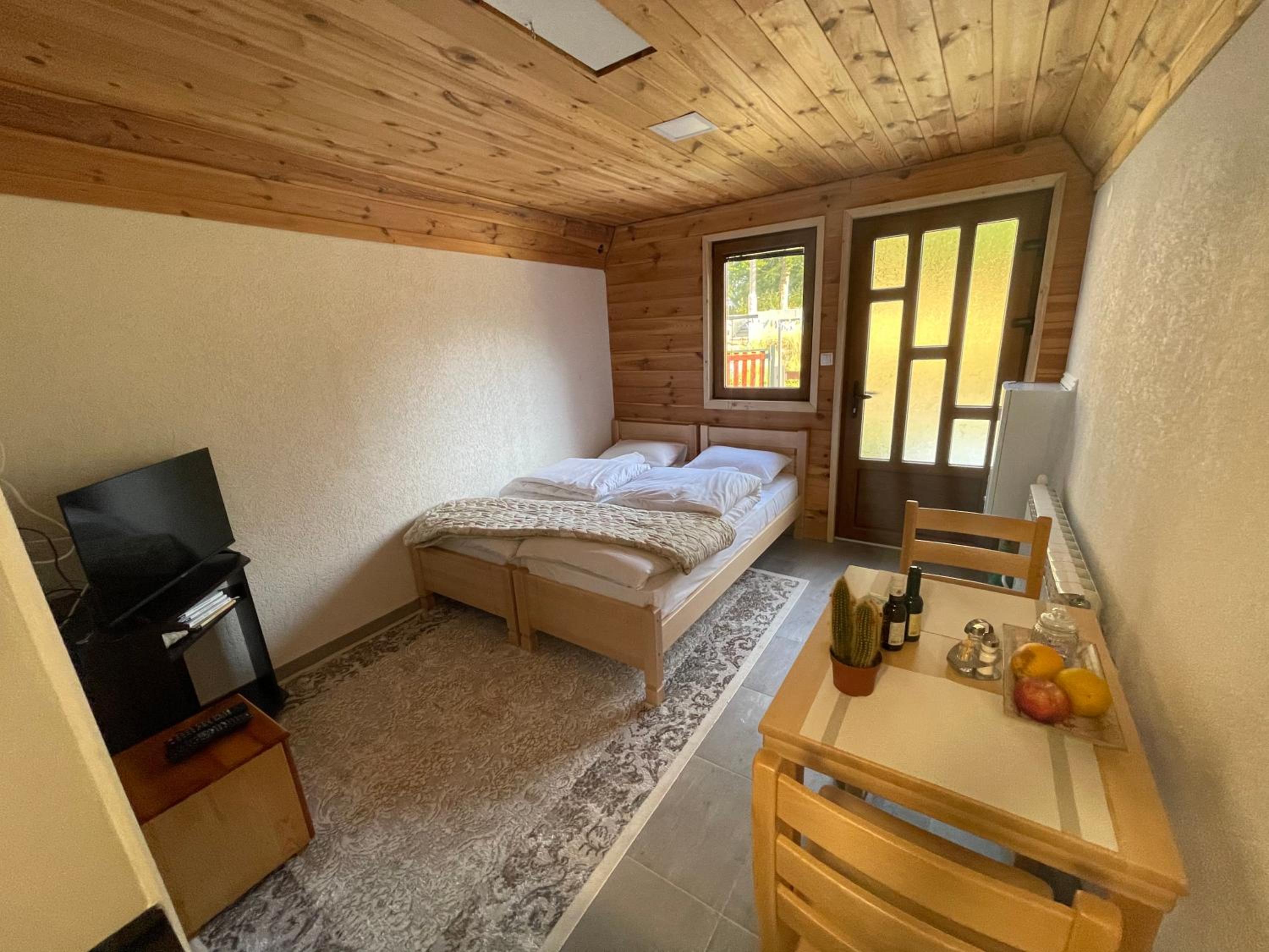 One-Bedroom House photo 1