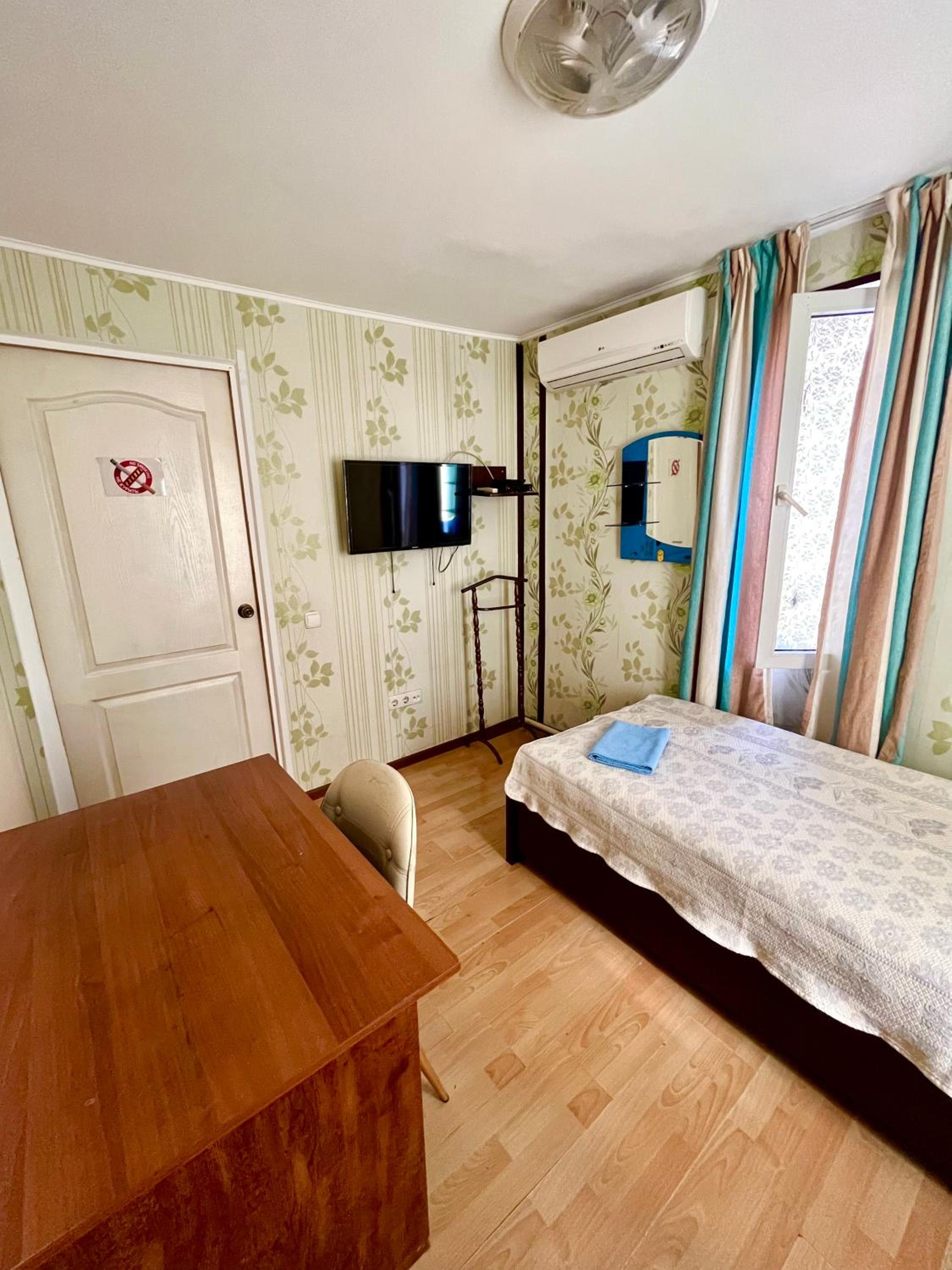 Budget Single Room photo 2