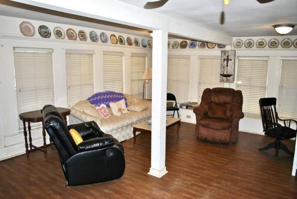 Four-Bedroom House photo 1