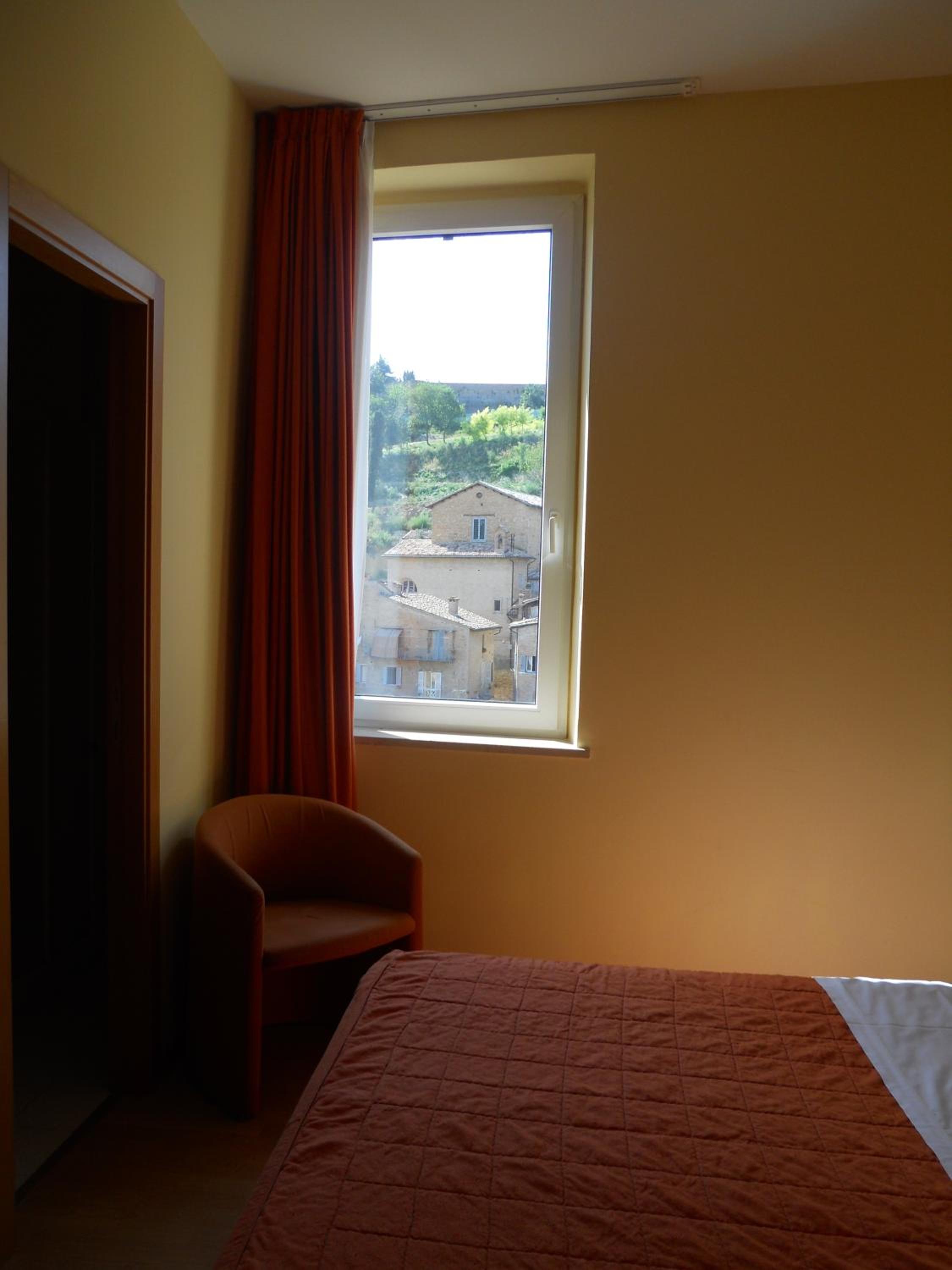 Double Room with View - Photo 1