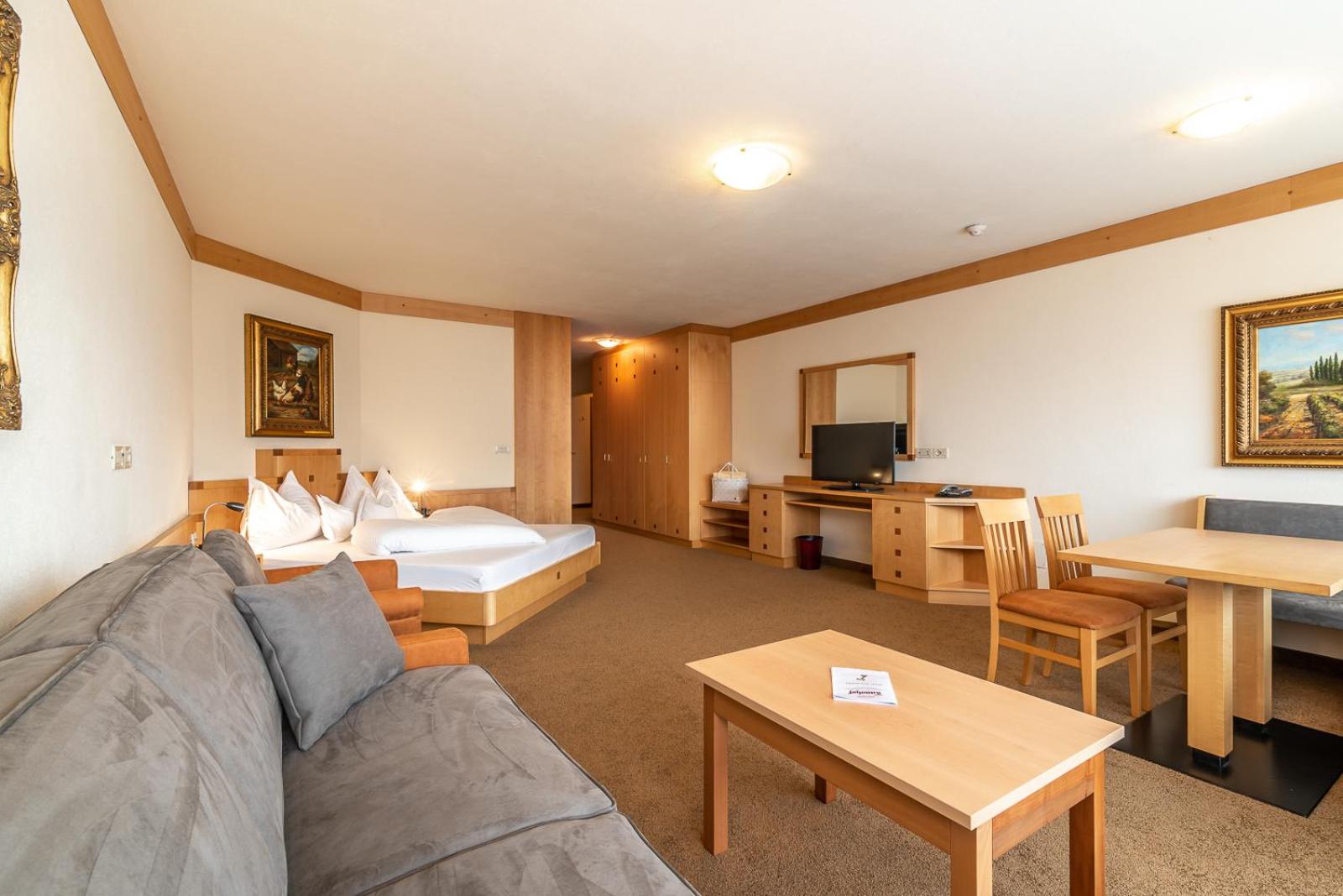 Suite with Balcony photo 3